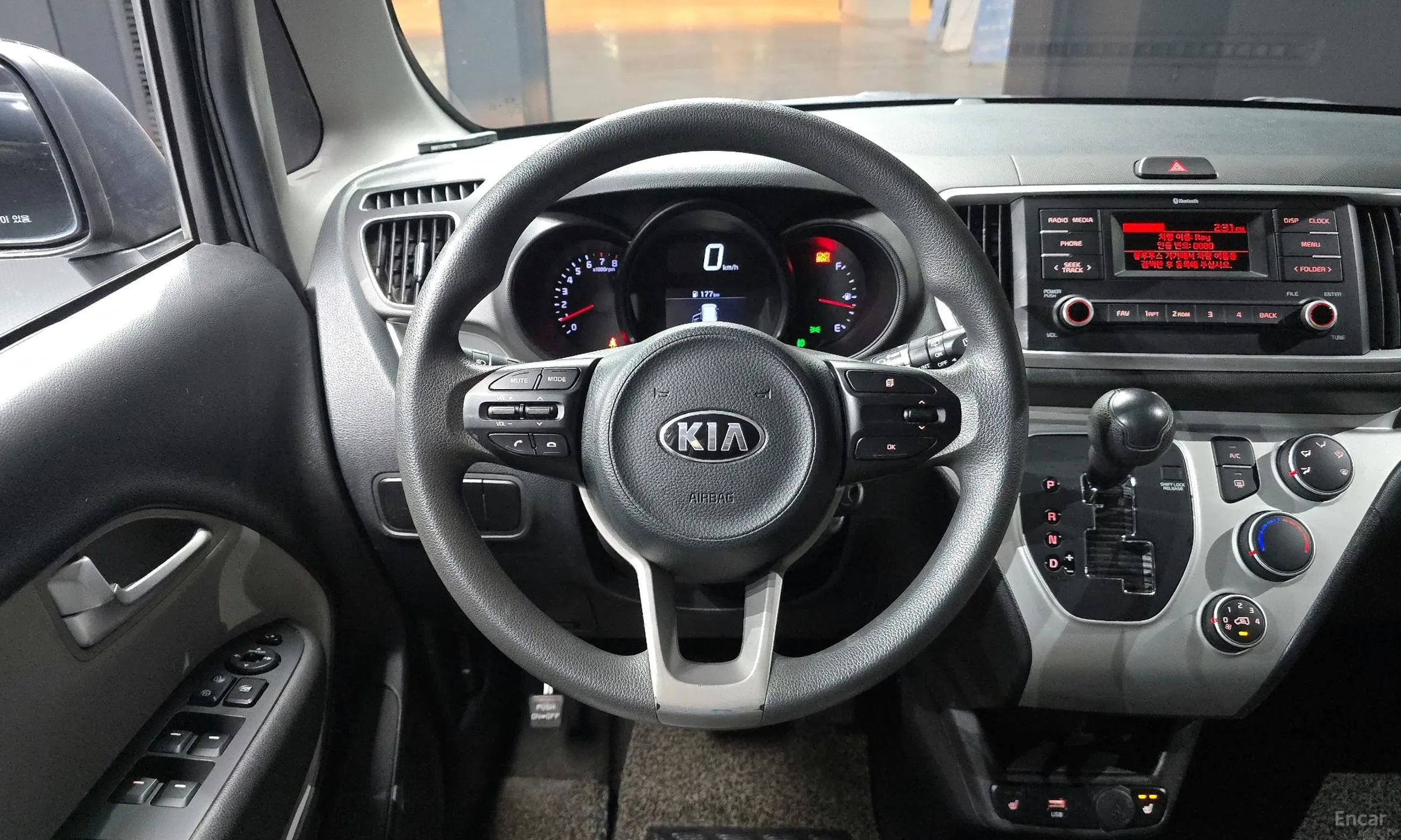 Kia Ray превью 13