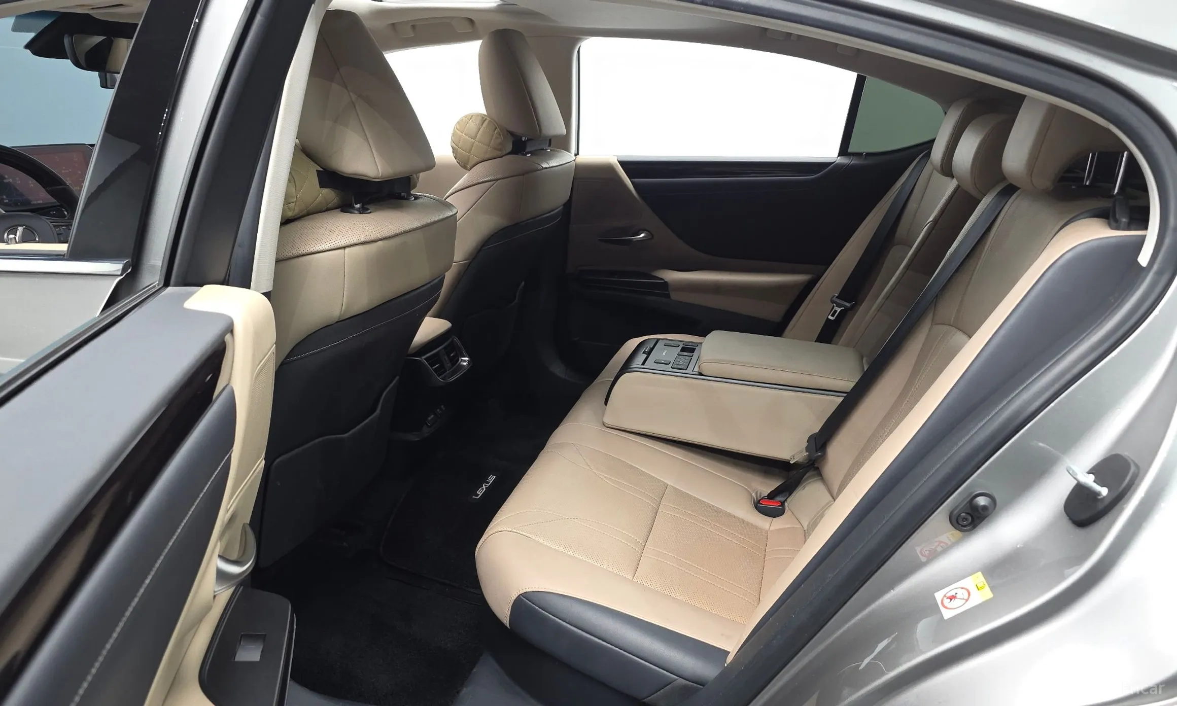 Lexus ES300h 7th Generation превью 12