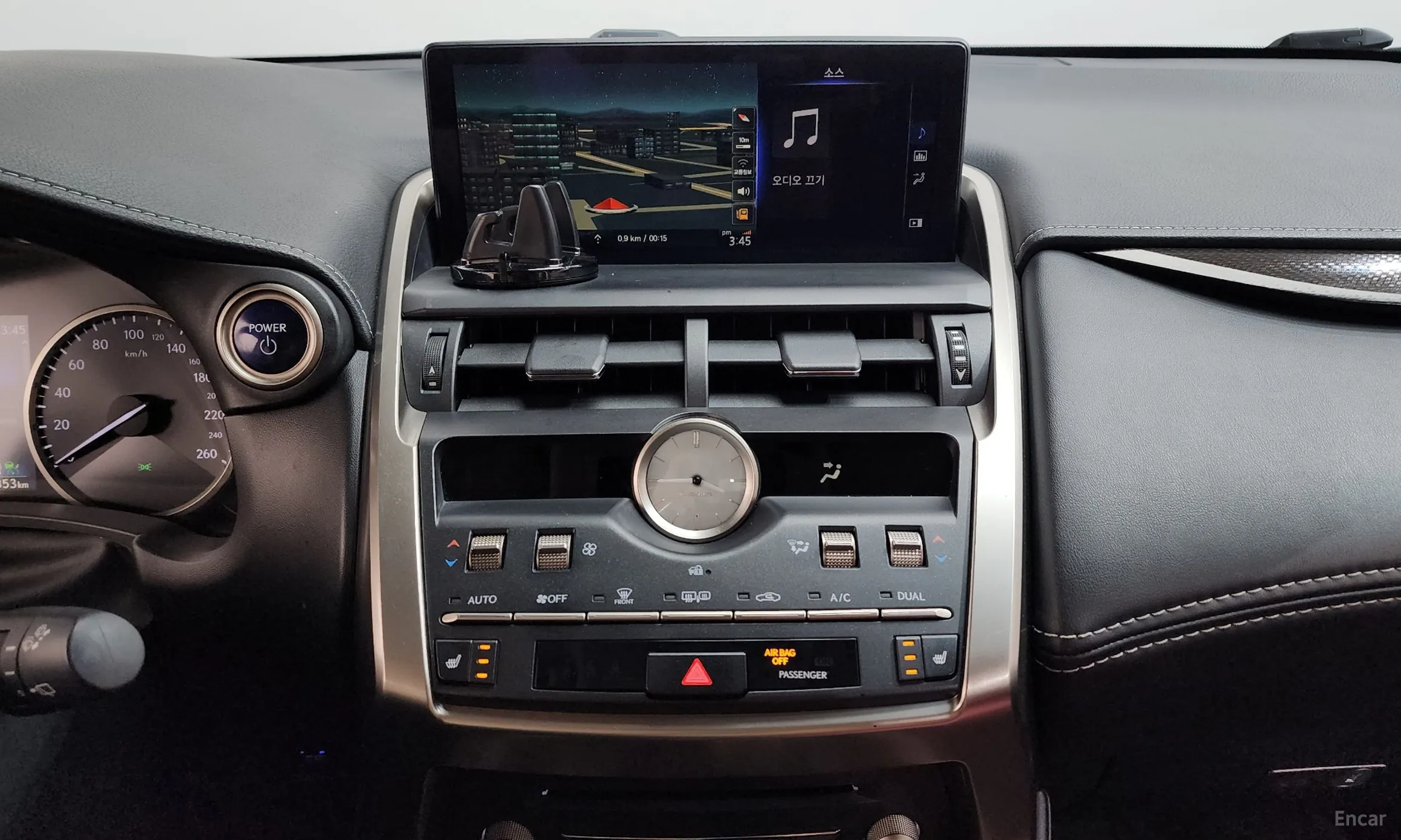 Lexus NX300h превью 15