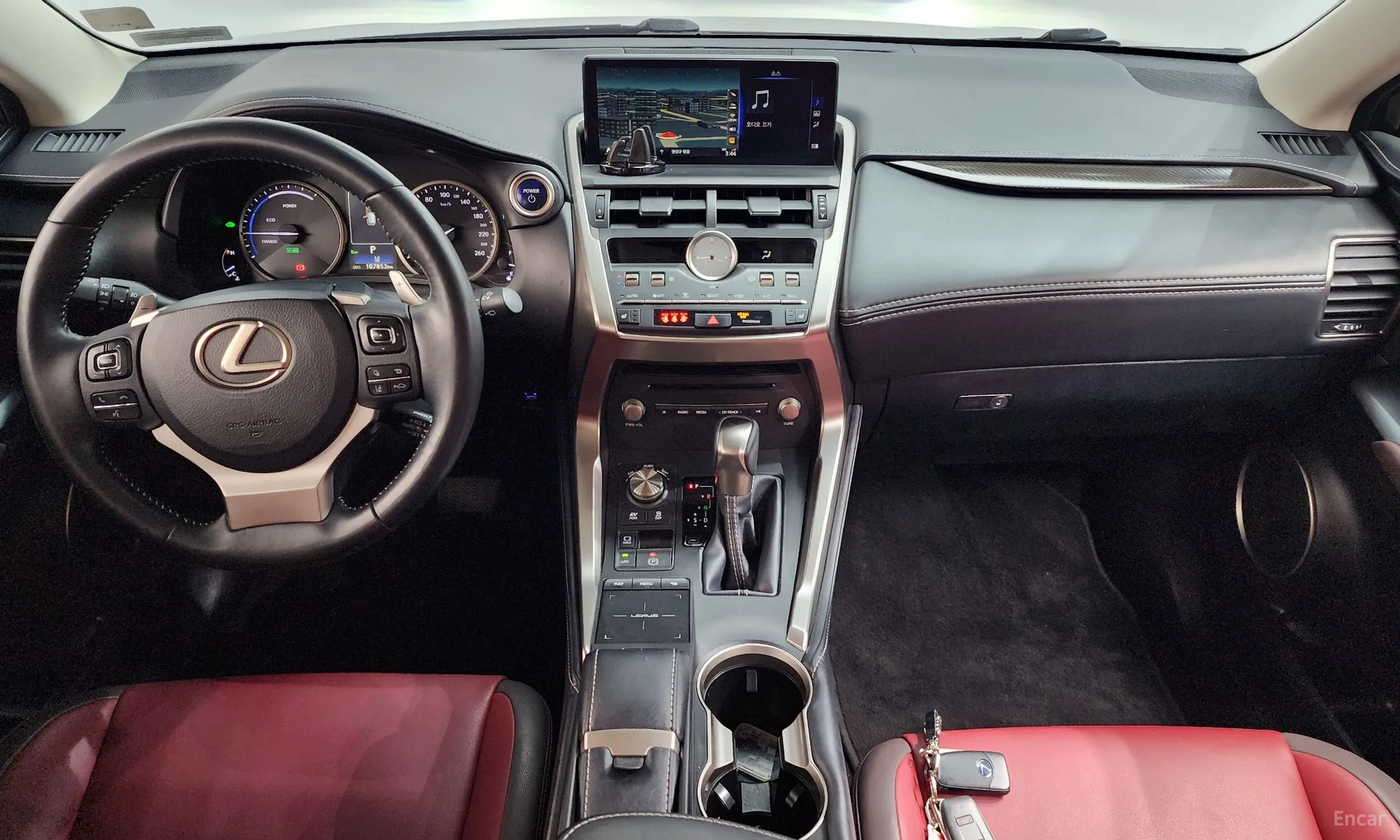 Lexus NX300h превью 7