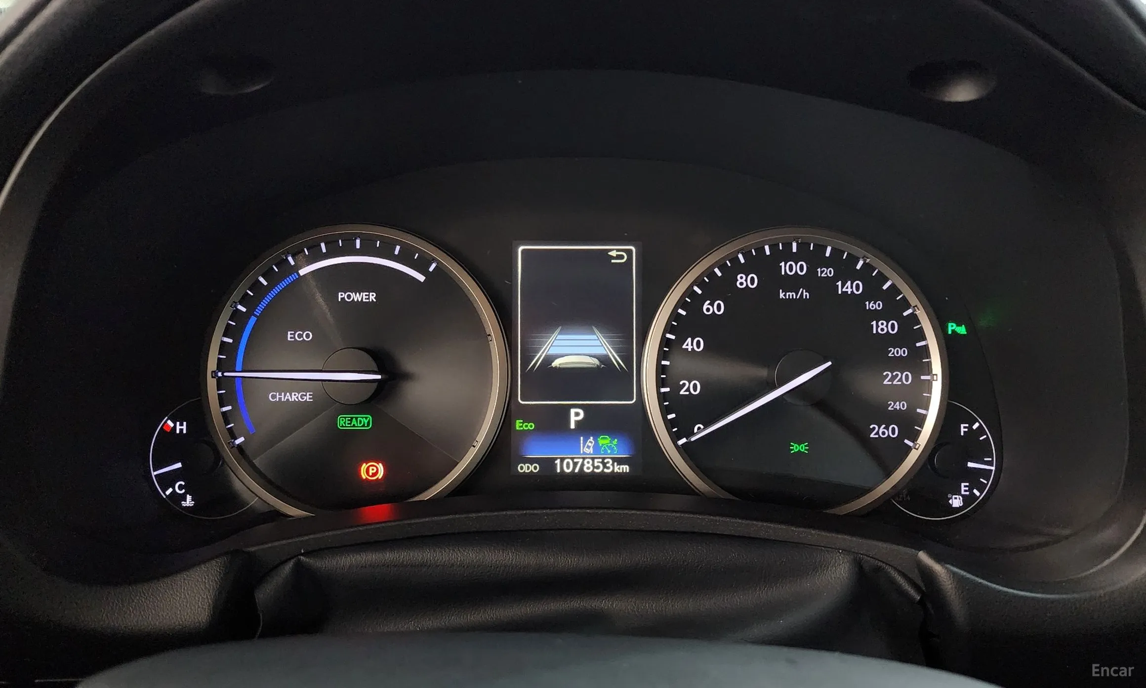 Lexus NX300h превью 8