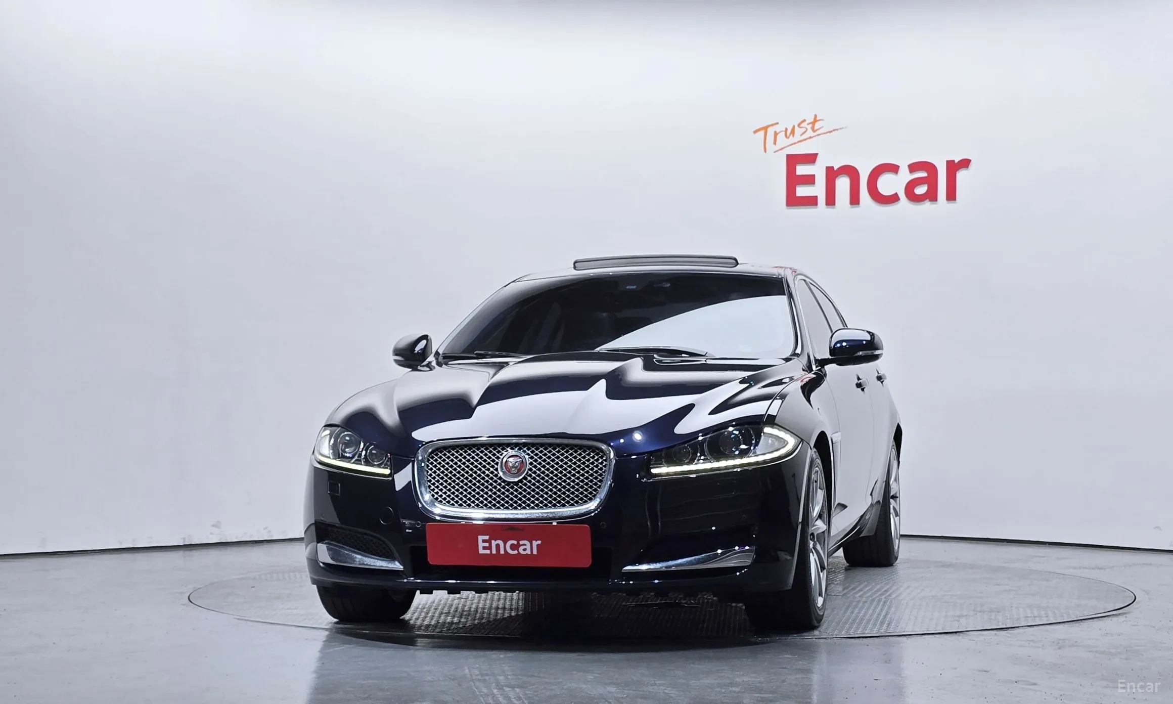 Jaguar New XF превью 3