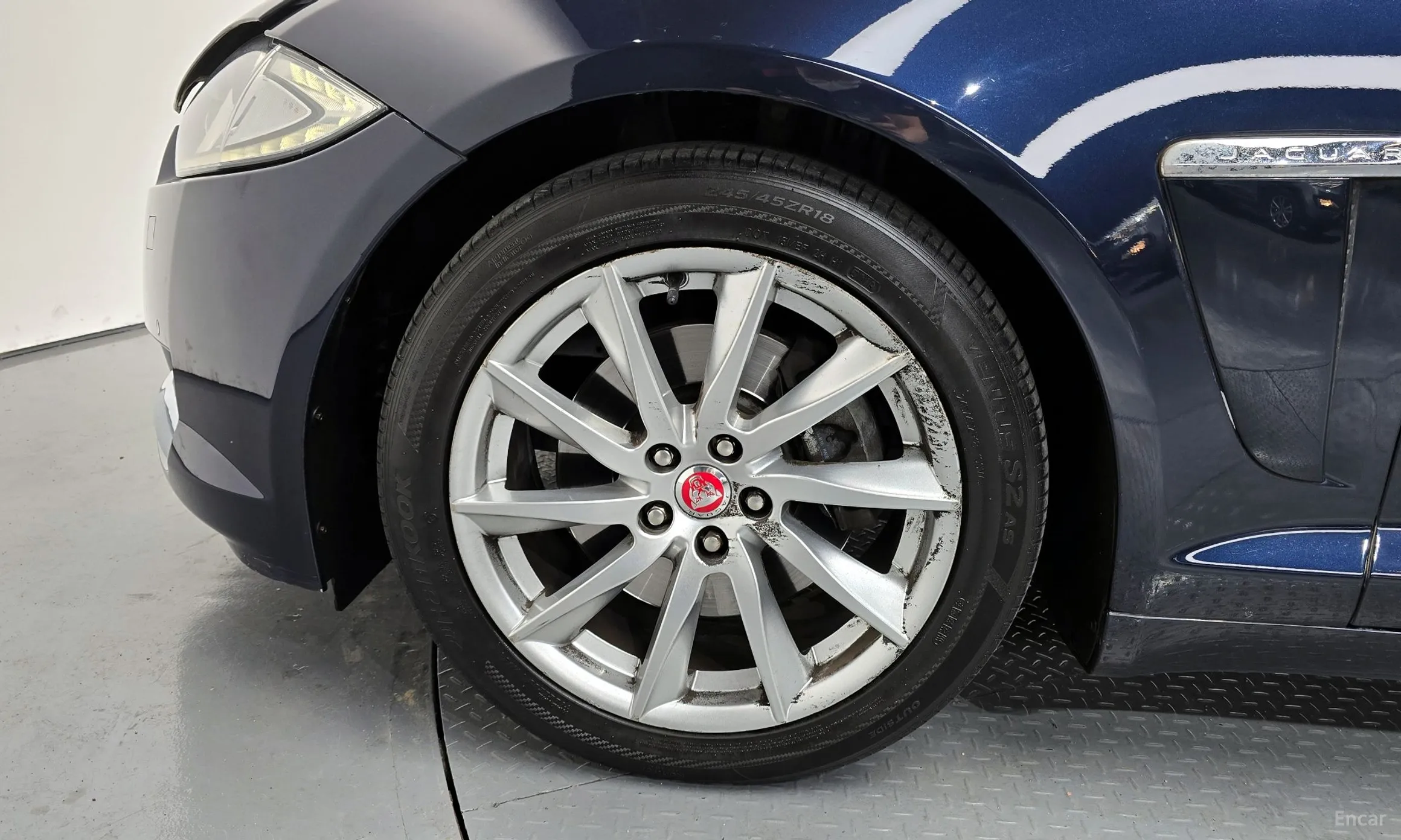 Jaguar New XF превью 5