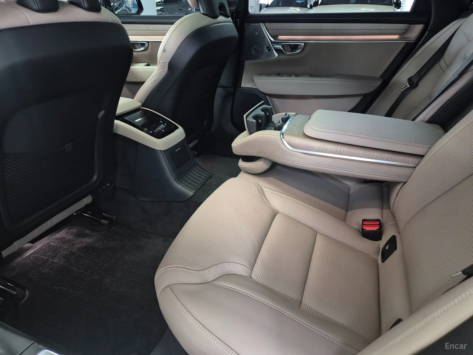 Volvo S90 превью 11