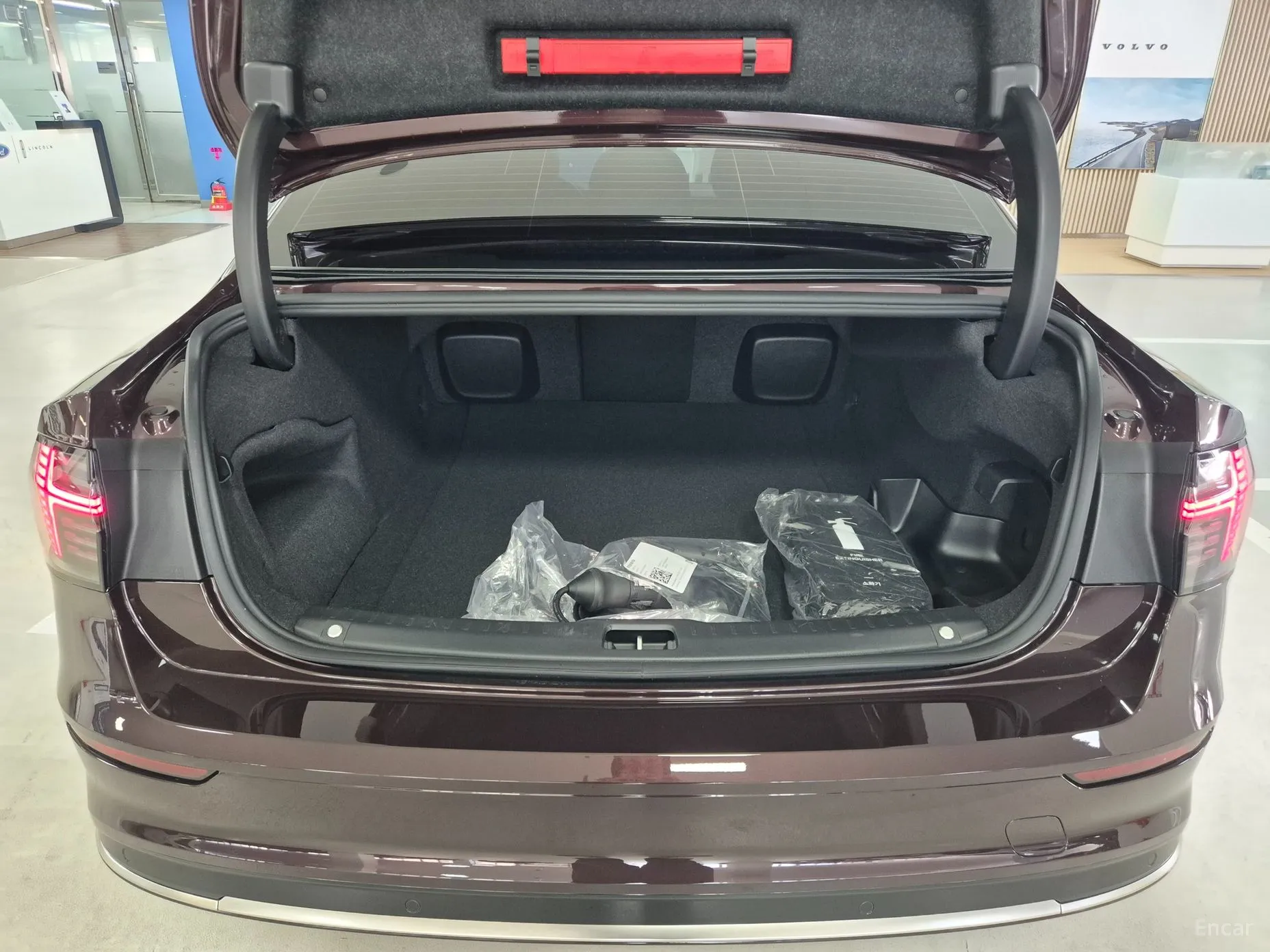 Volvo S90 превью 18