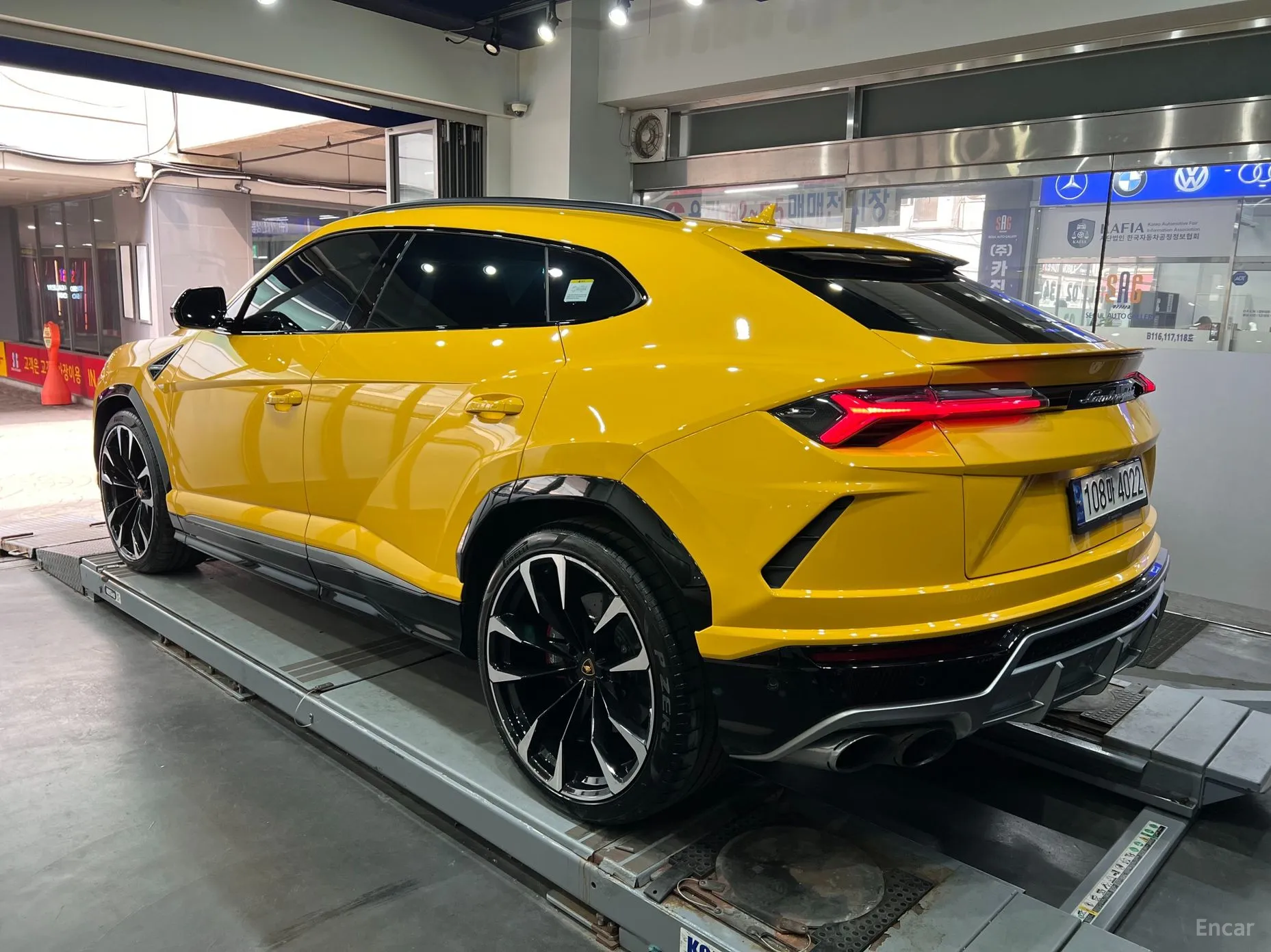 Lamborghini Urus превью 3