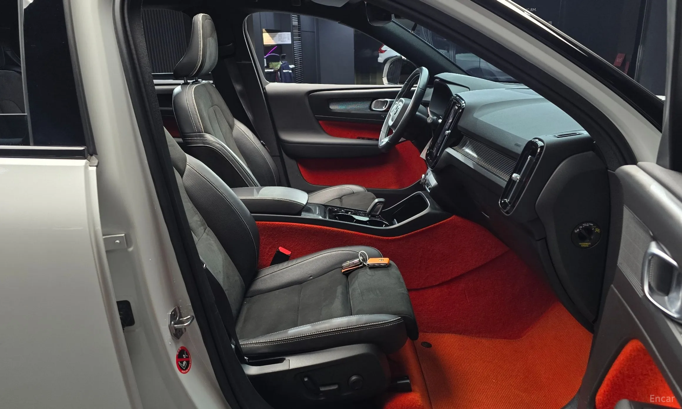 Volvo XC40 превью 10