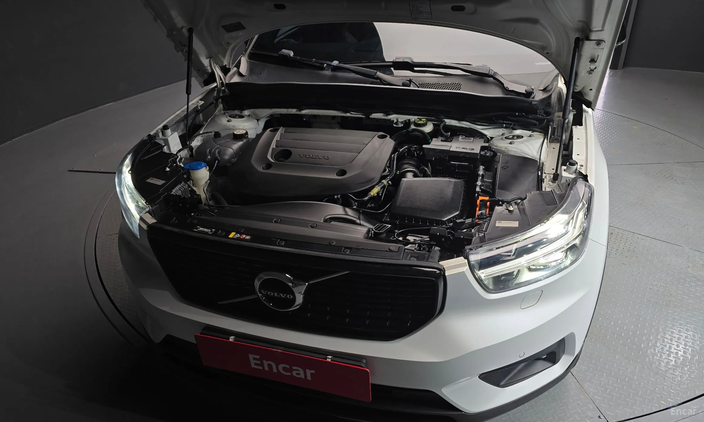 Volvo XC40 превью 6