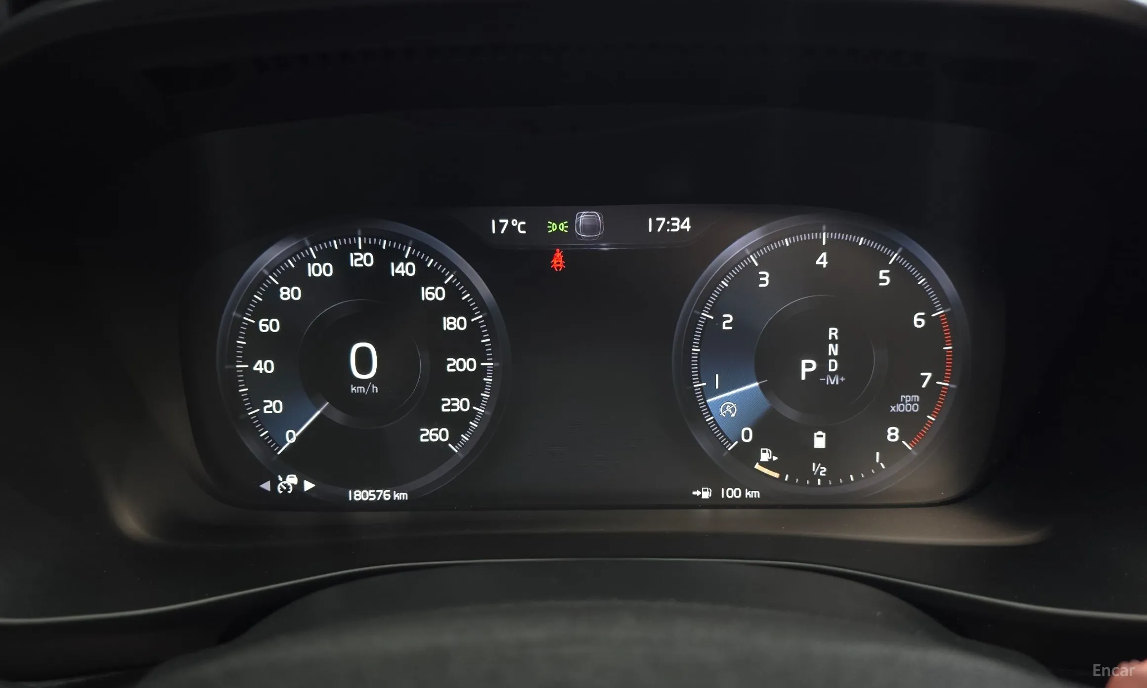 Volvo XC40 превью 8