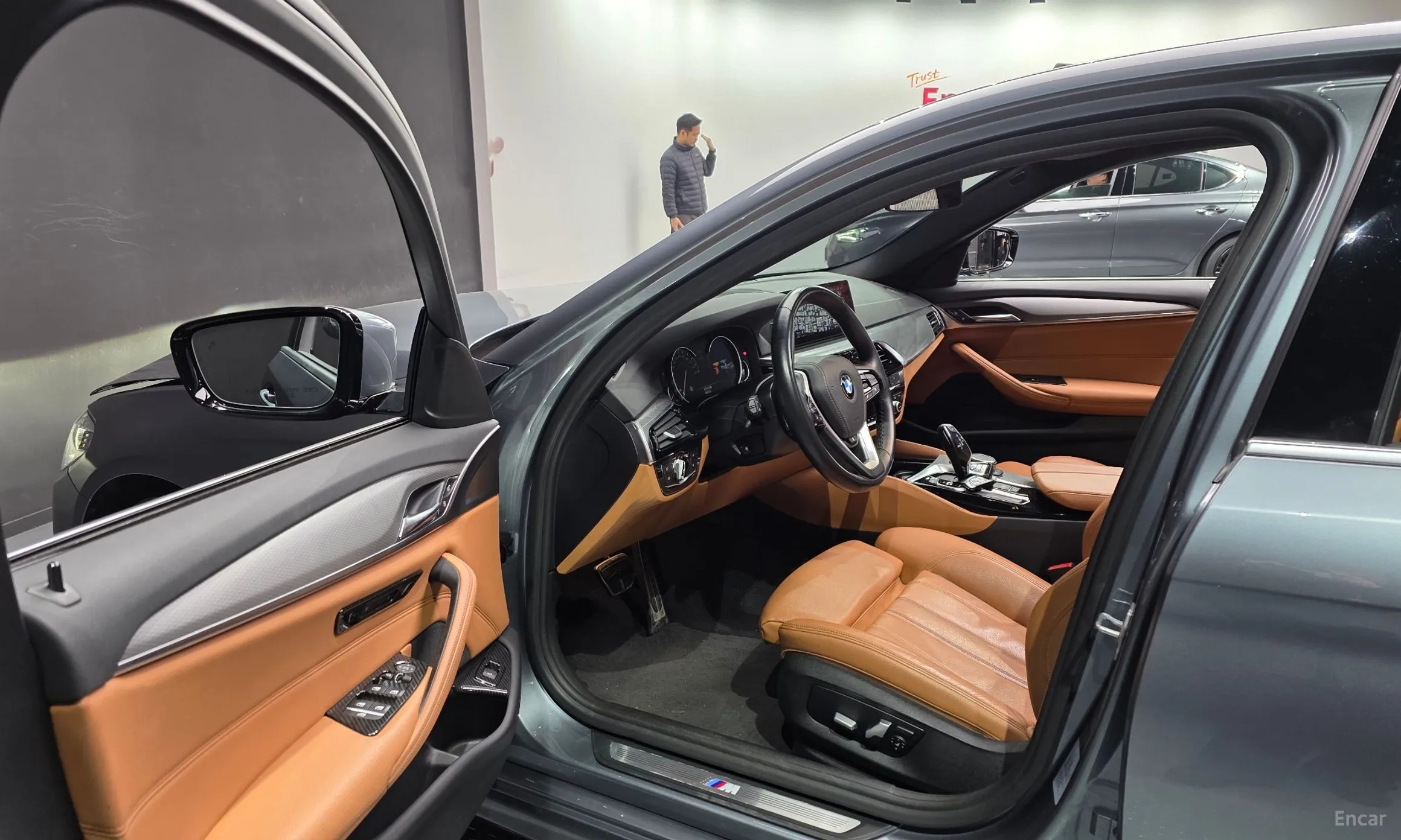 BMW 5 Series (G30) превью 11