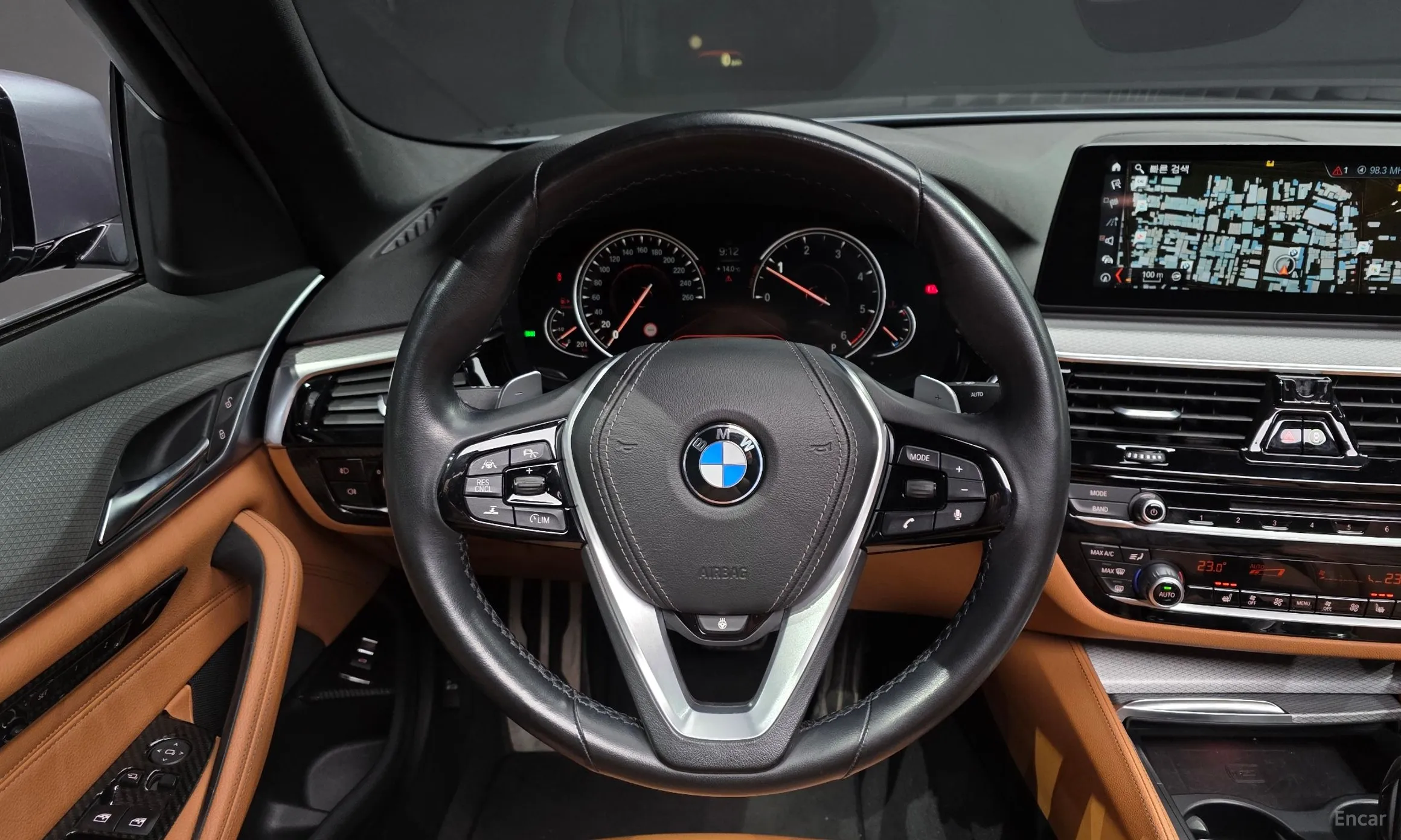 BMW 5 Series (G30) превью 13