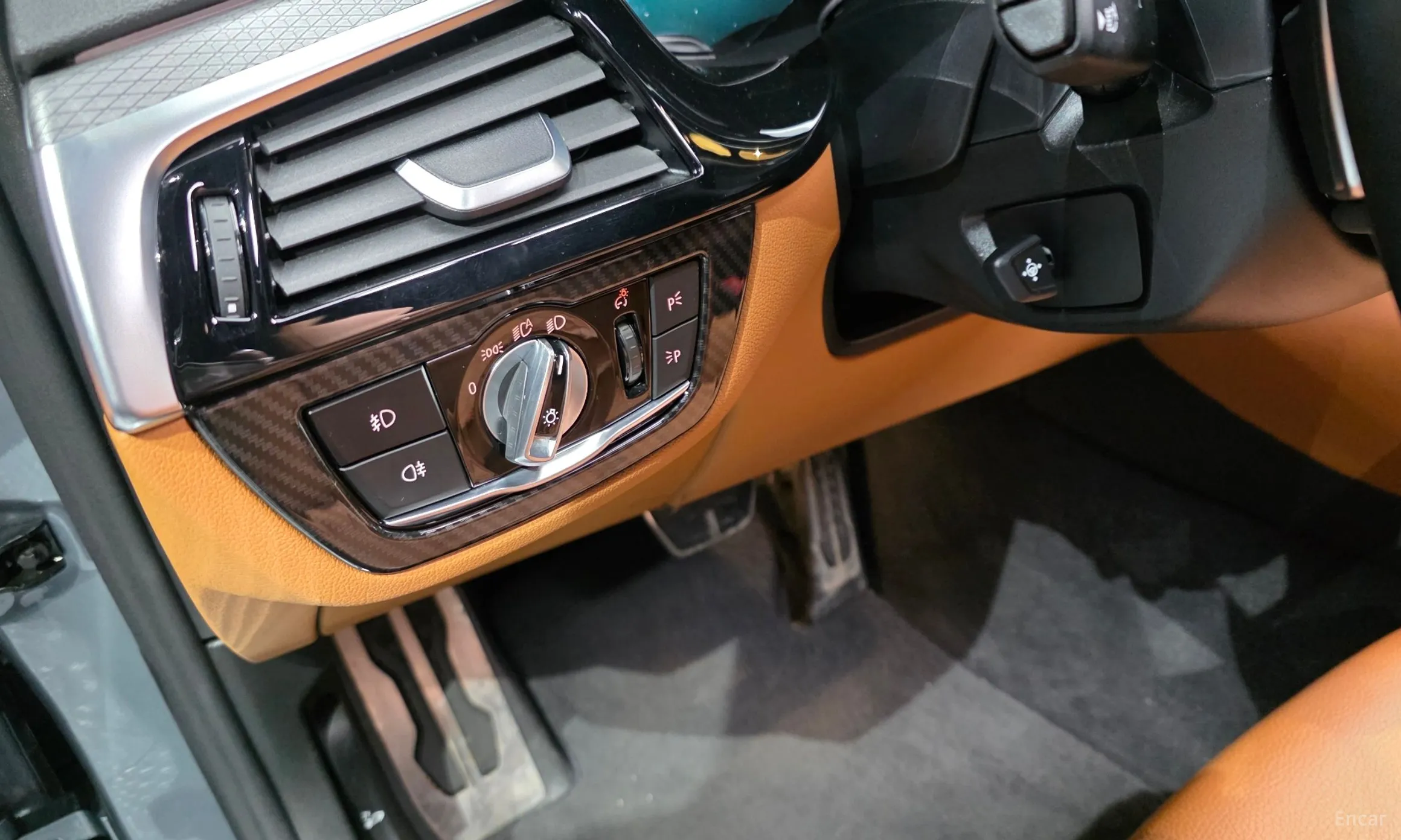 BMW 5 Series (G30) превью 18