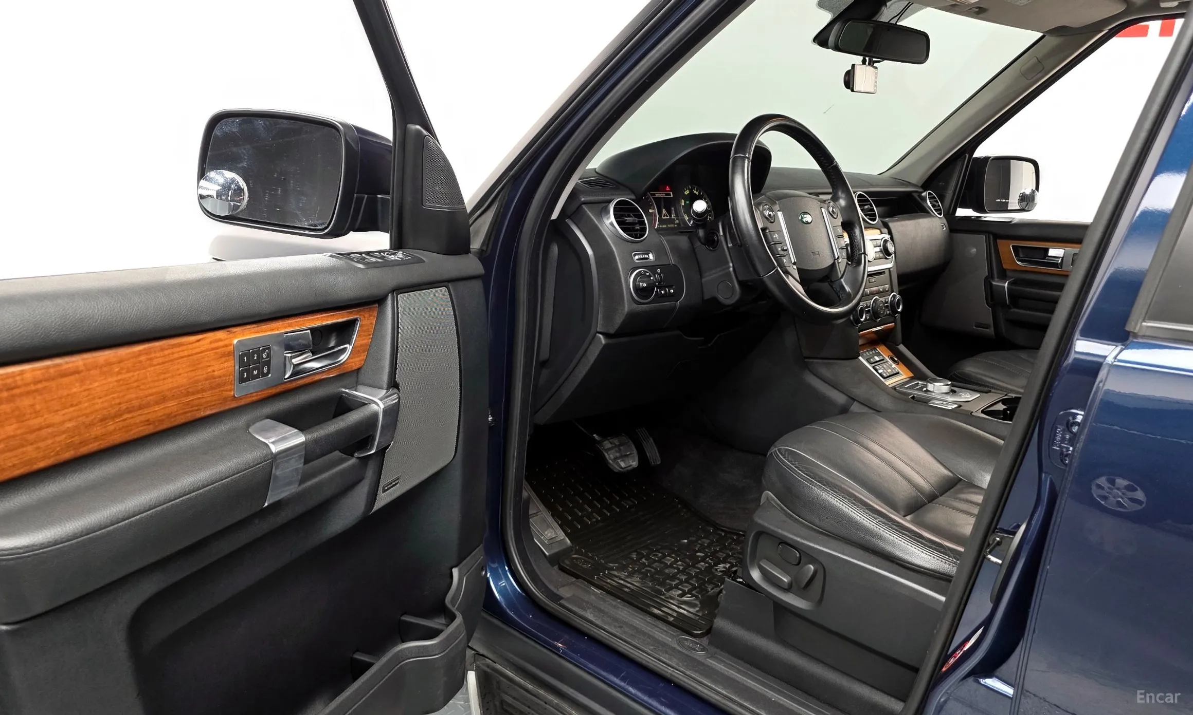 Land Rover Discovery 4 превью 10