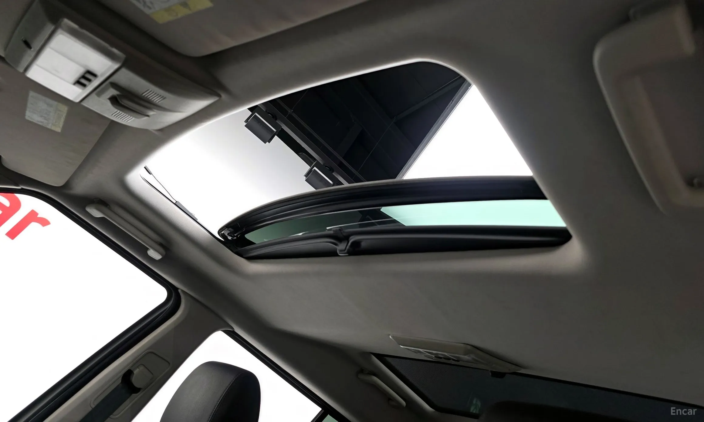 Land Rover Discovery 4 превью 19
