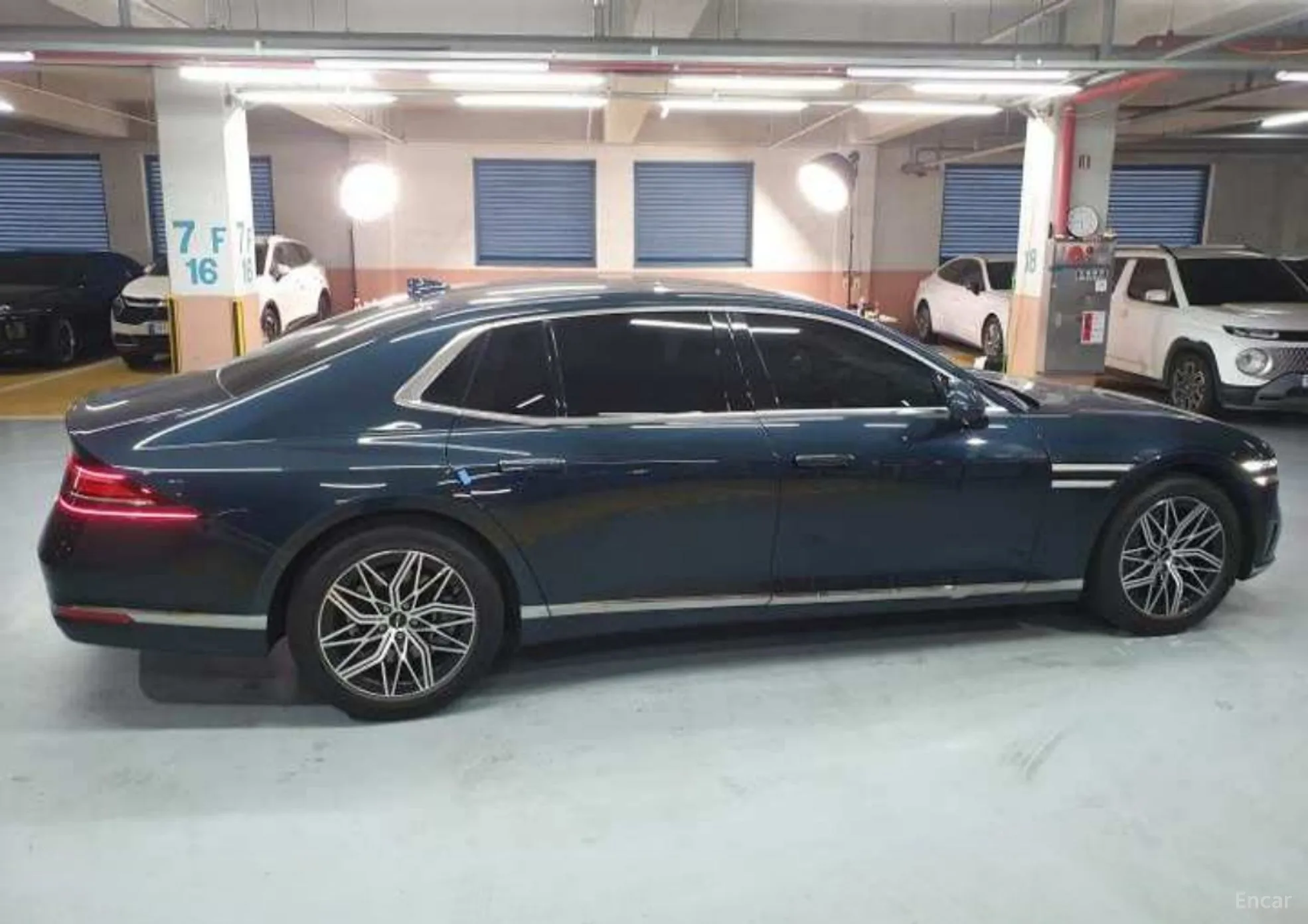 Genesis G90 (RS4) превью 12
