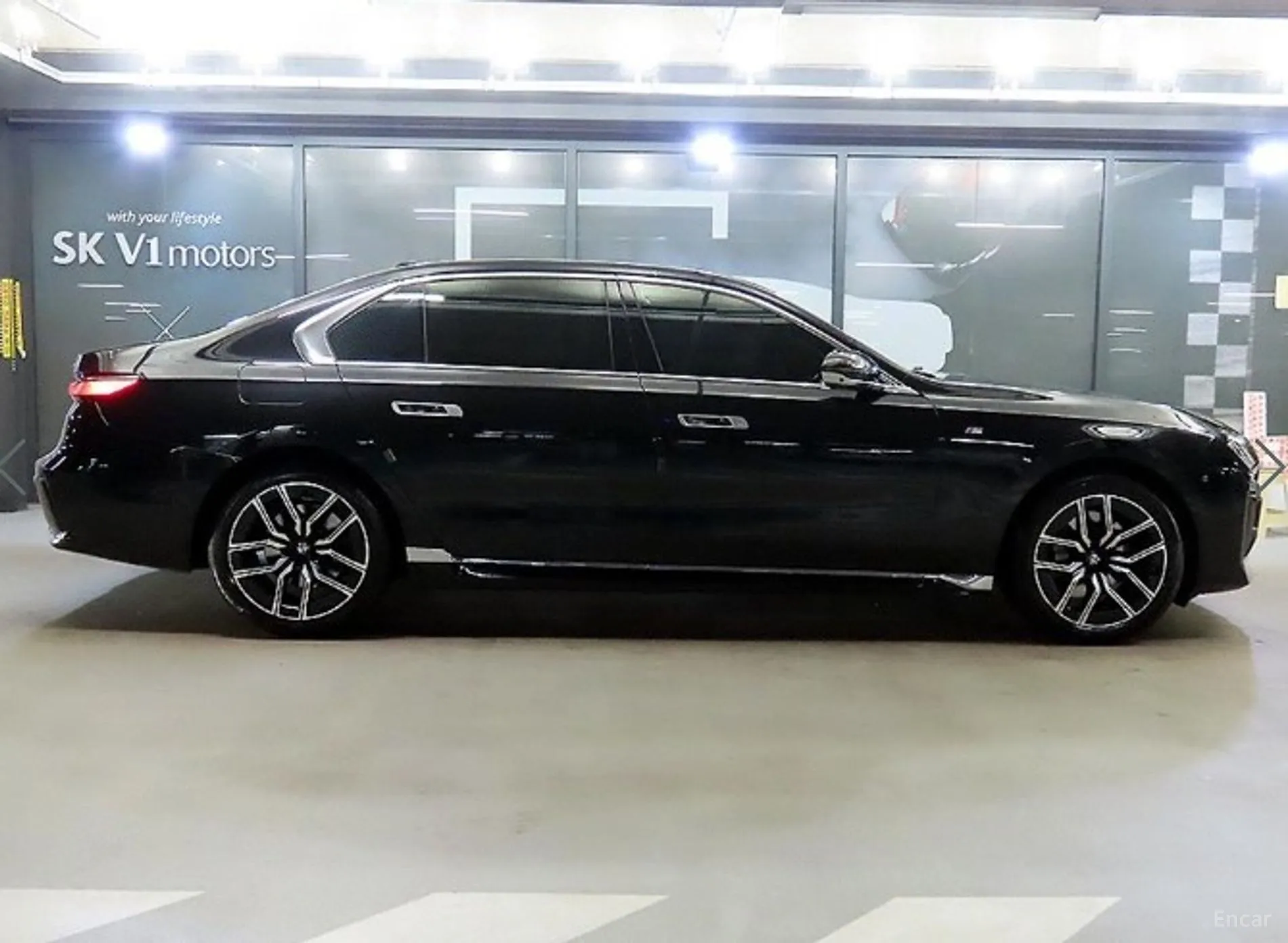 BMW 7 Series (G70) превью 3