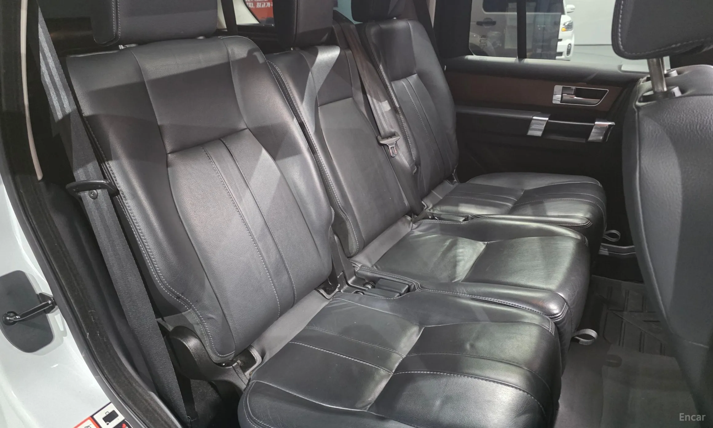 Land Rover Discovery 4 превью 12