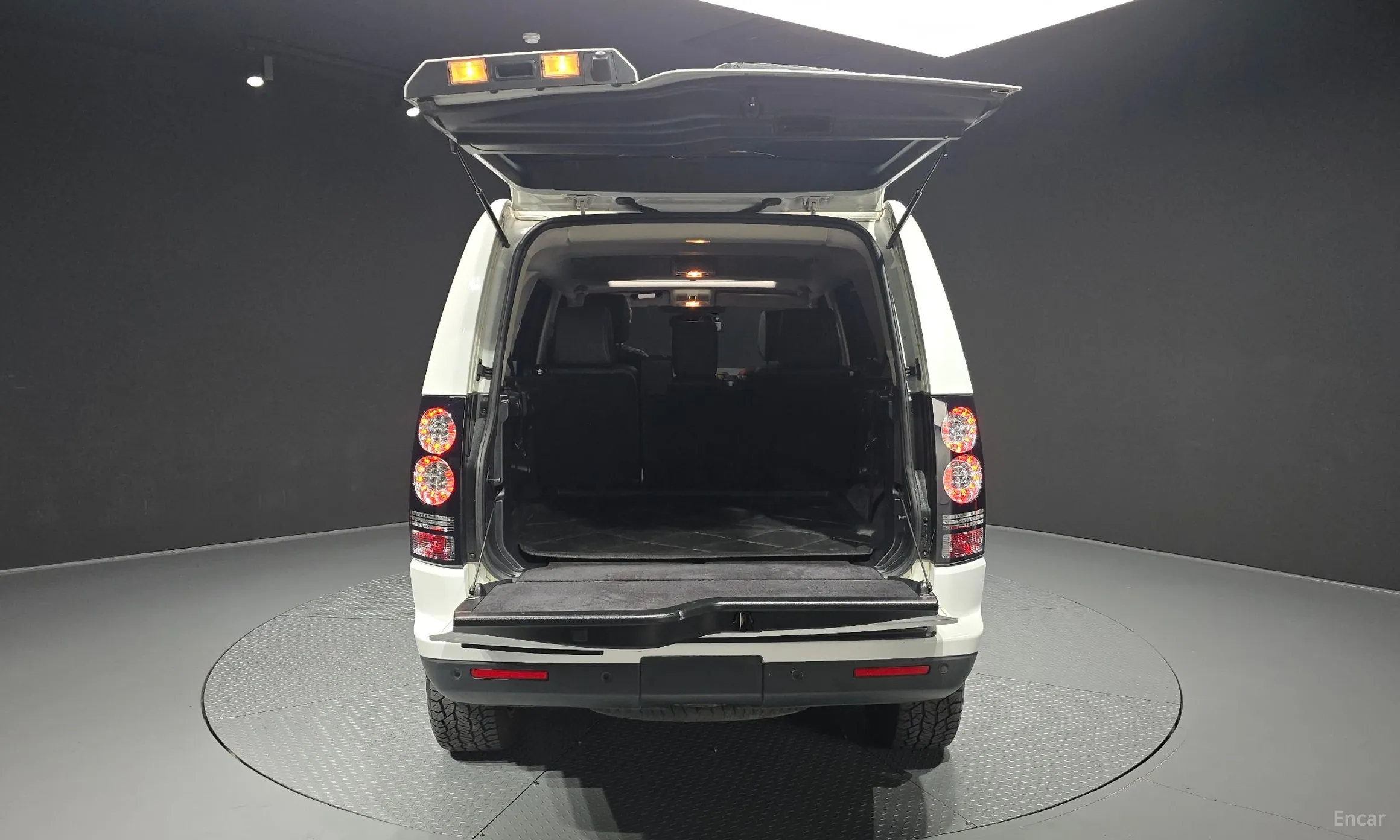 Land Rover Discovery 4 превью 20