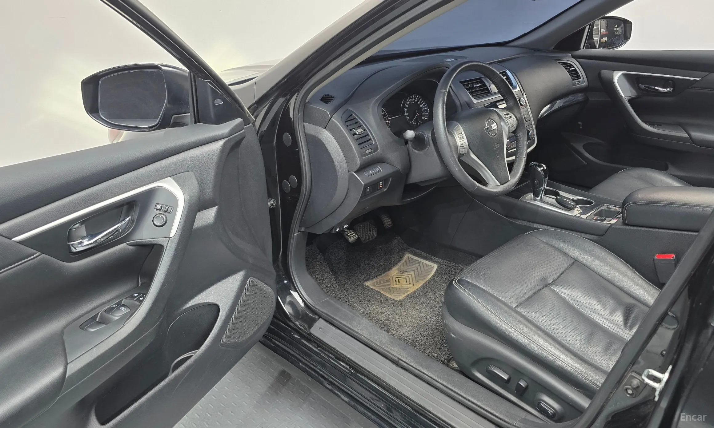 Nissan Altima превью 11