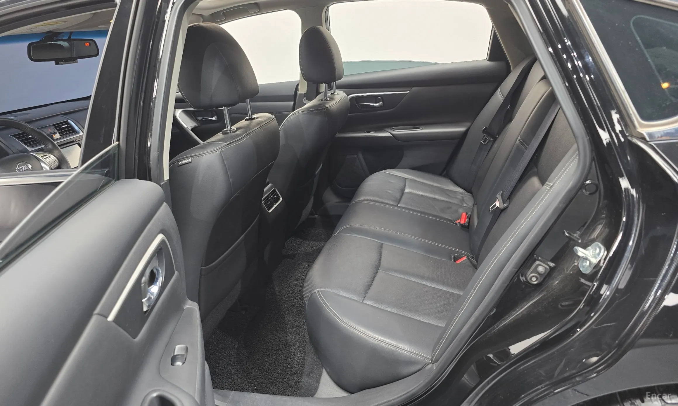 Nissan Altima превью 13