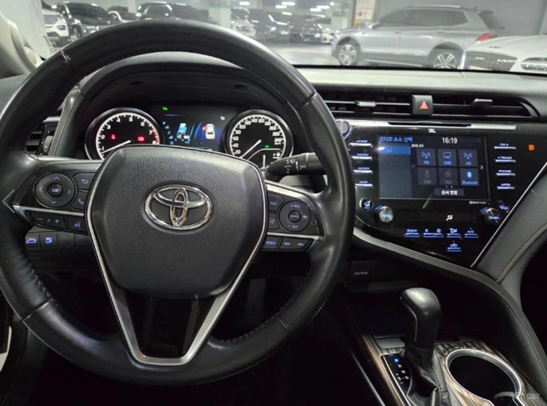 Toyota Camry (XV70) превью 6