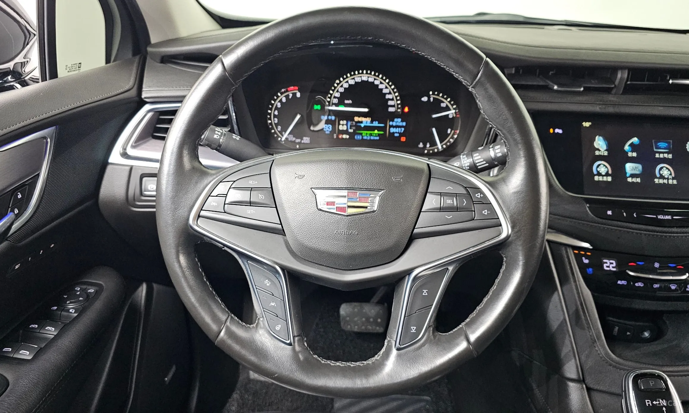 Cadillac XT5 превью 13