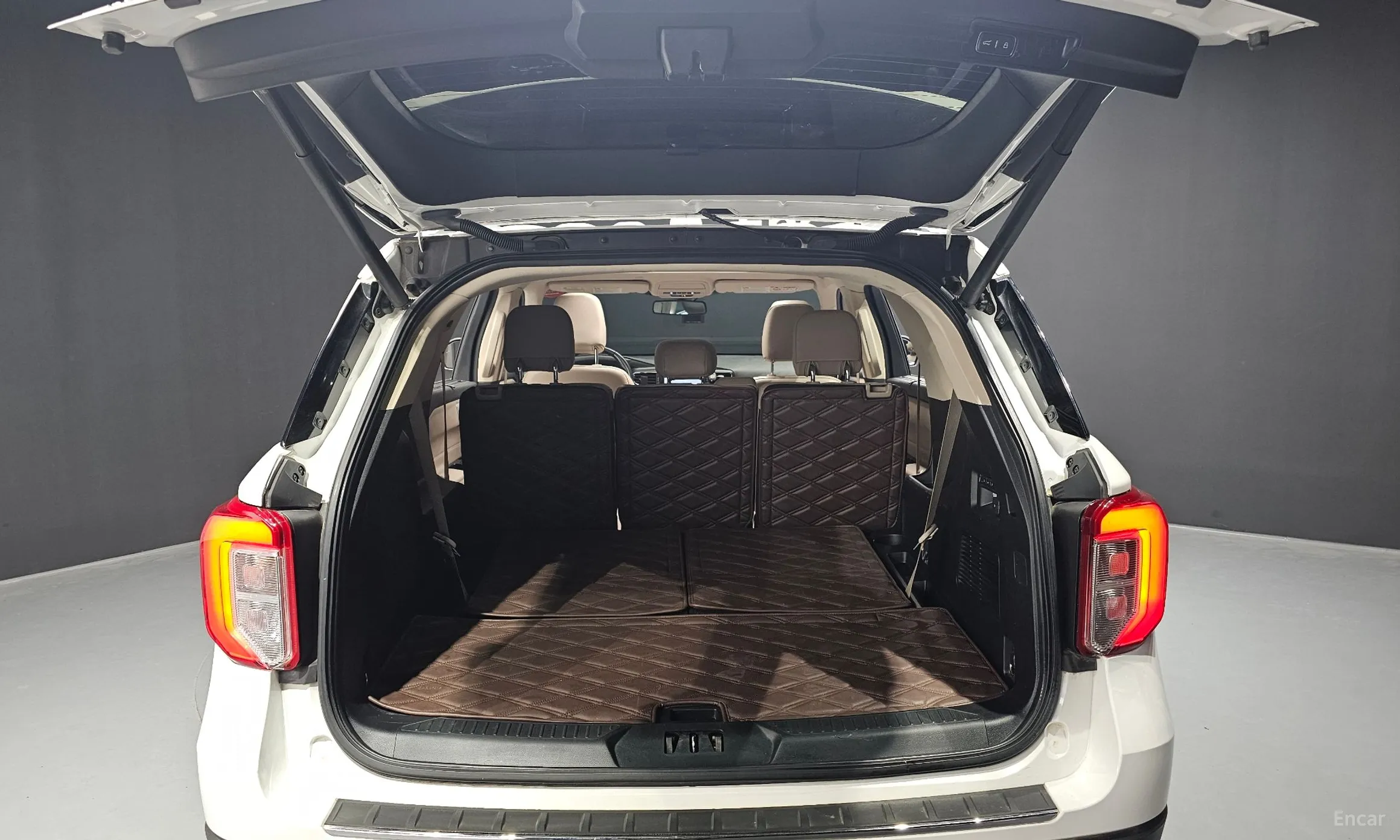 Ford Explorer 6th Generation превью 20