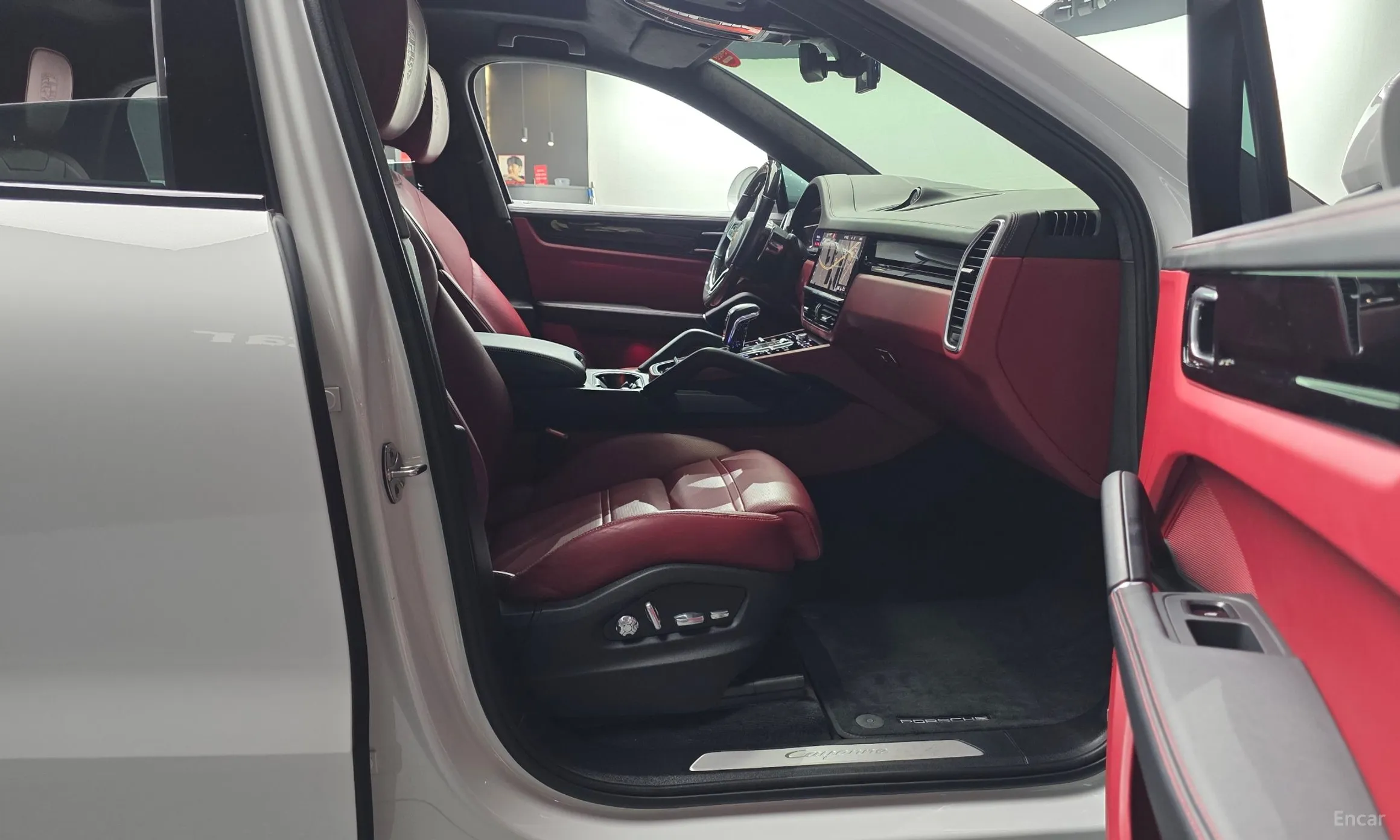 Porsche Cayenne (PO536) превью 11