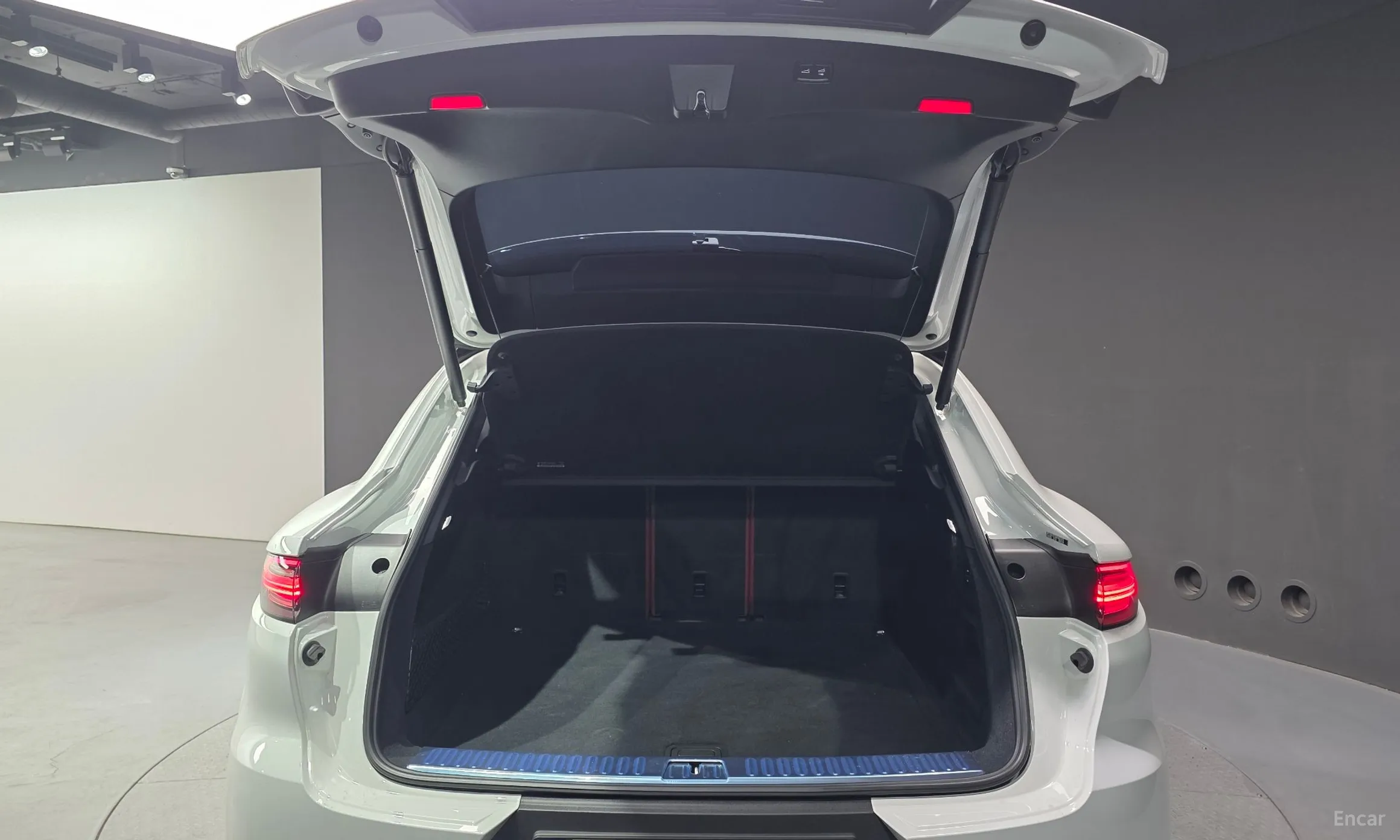 Porsche Cayenne (PO536) превью 20