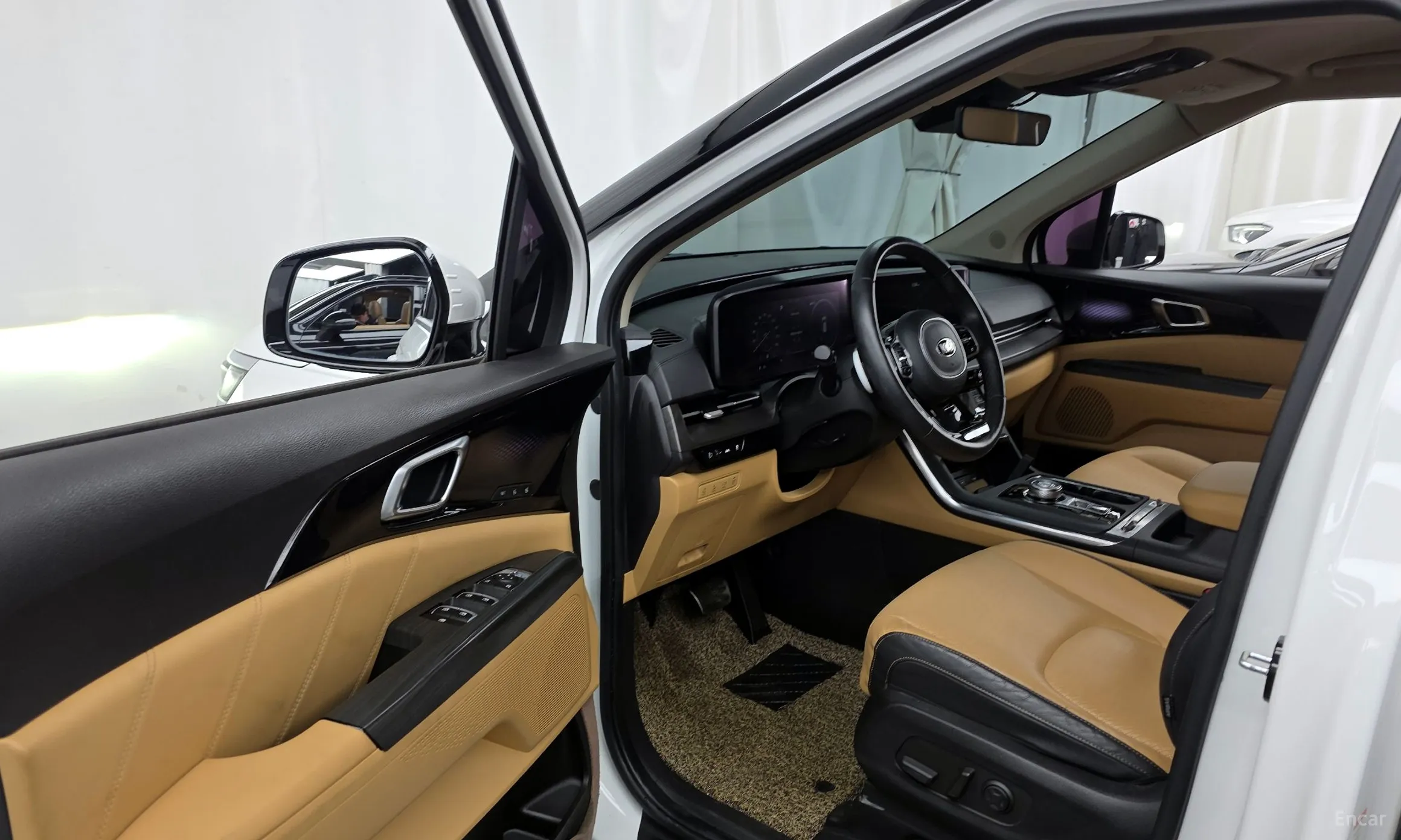 Kia Carnival Gen 4 превью 10