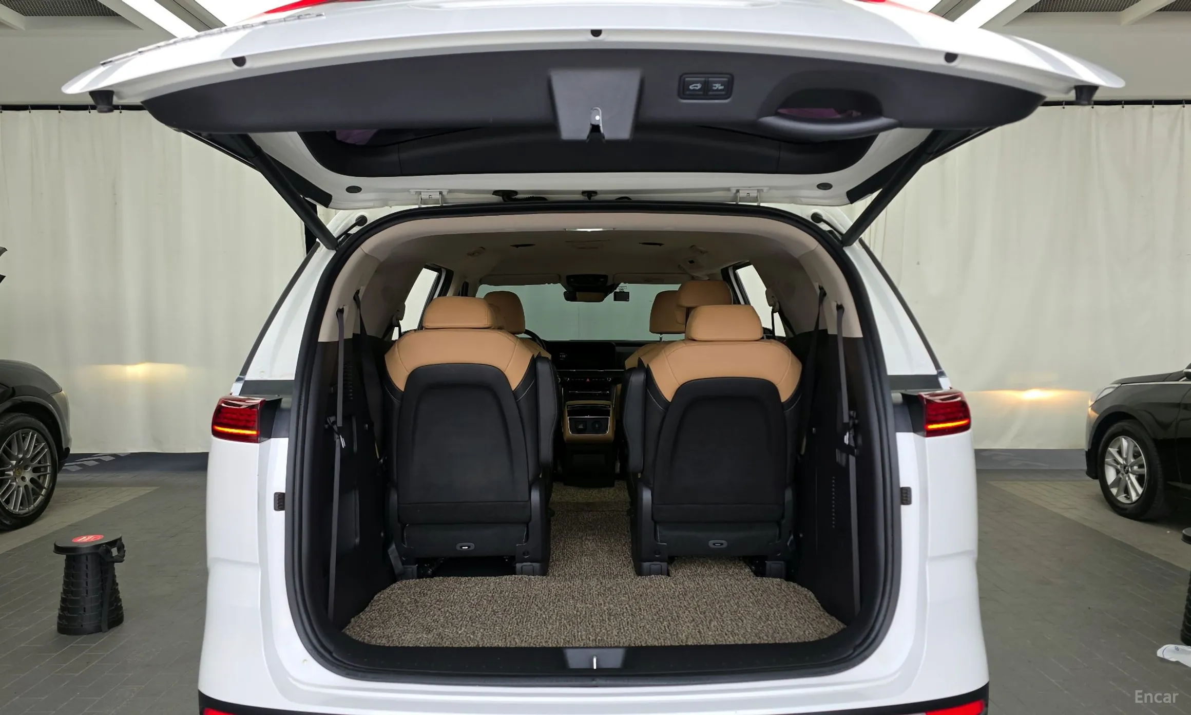 Kia Carnival Gen 4 превью 20