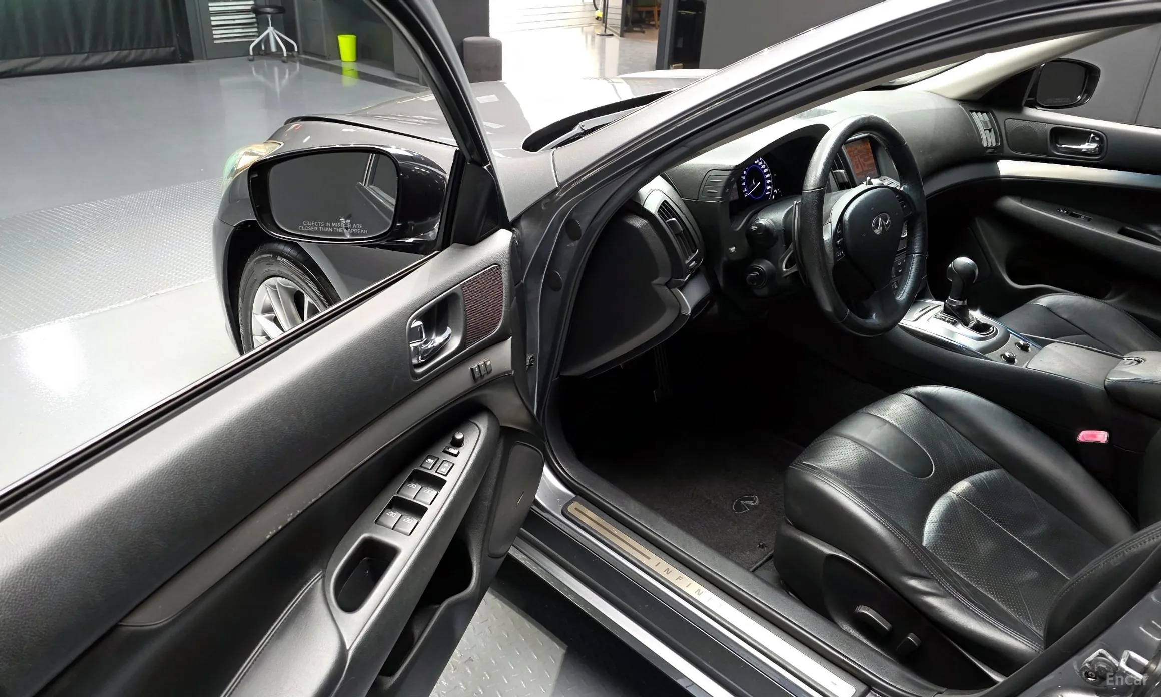 Infiniti G37 превью 11