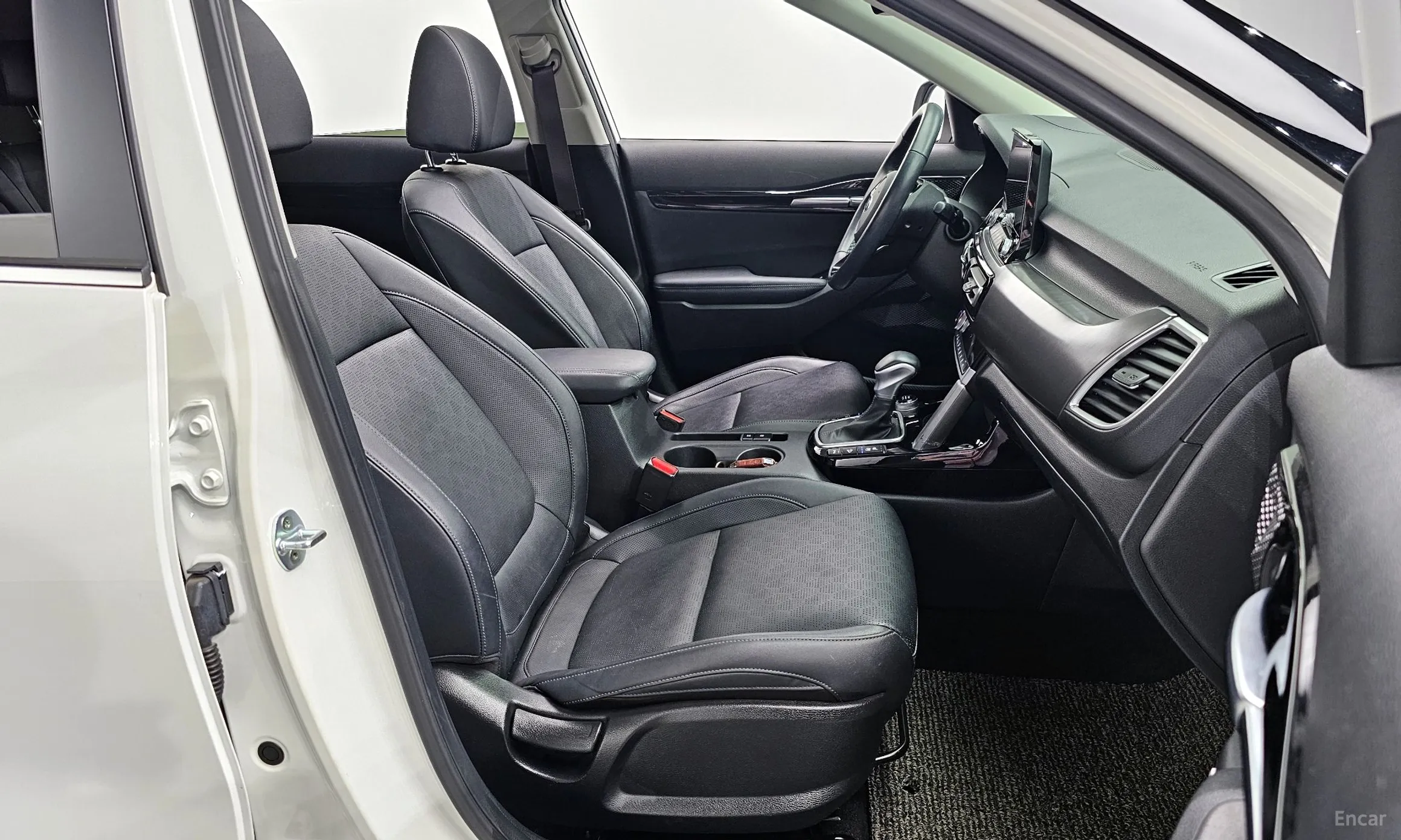 Kia Seltos превью 10