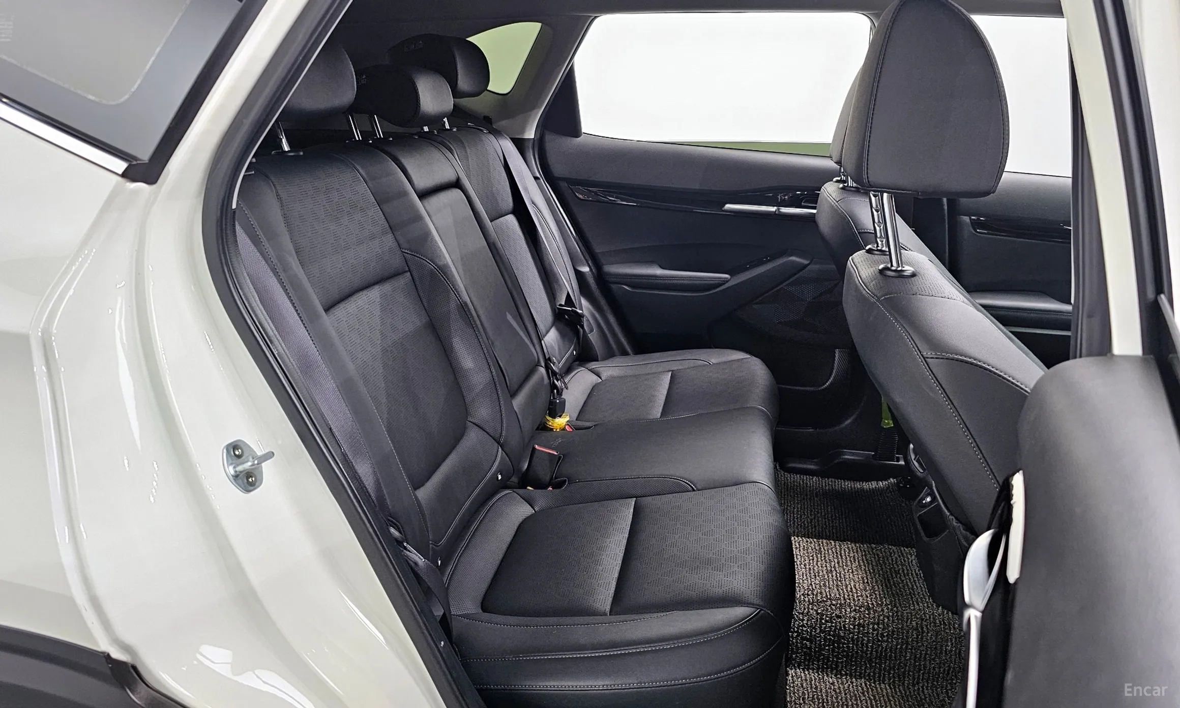 Kia Seltos превью 12