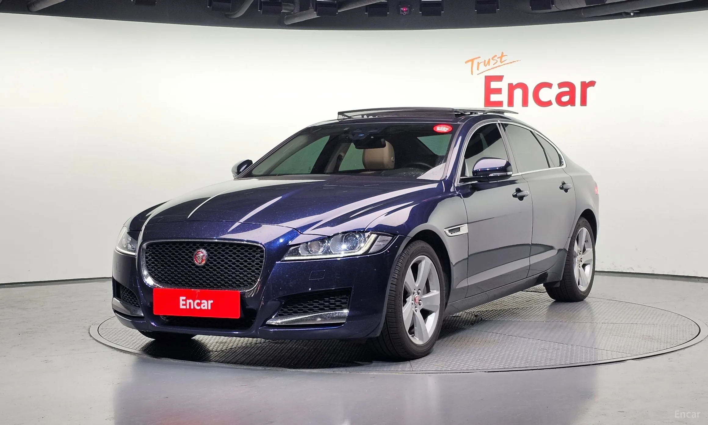 Jaguar XF (x260)