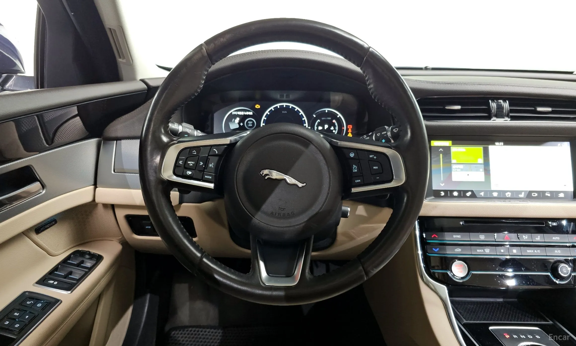 Jaguar XF (x260) превью 13