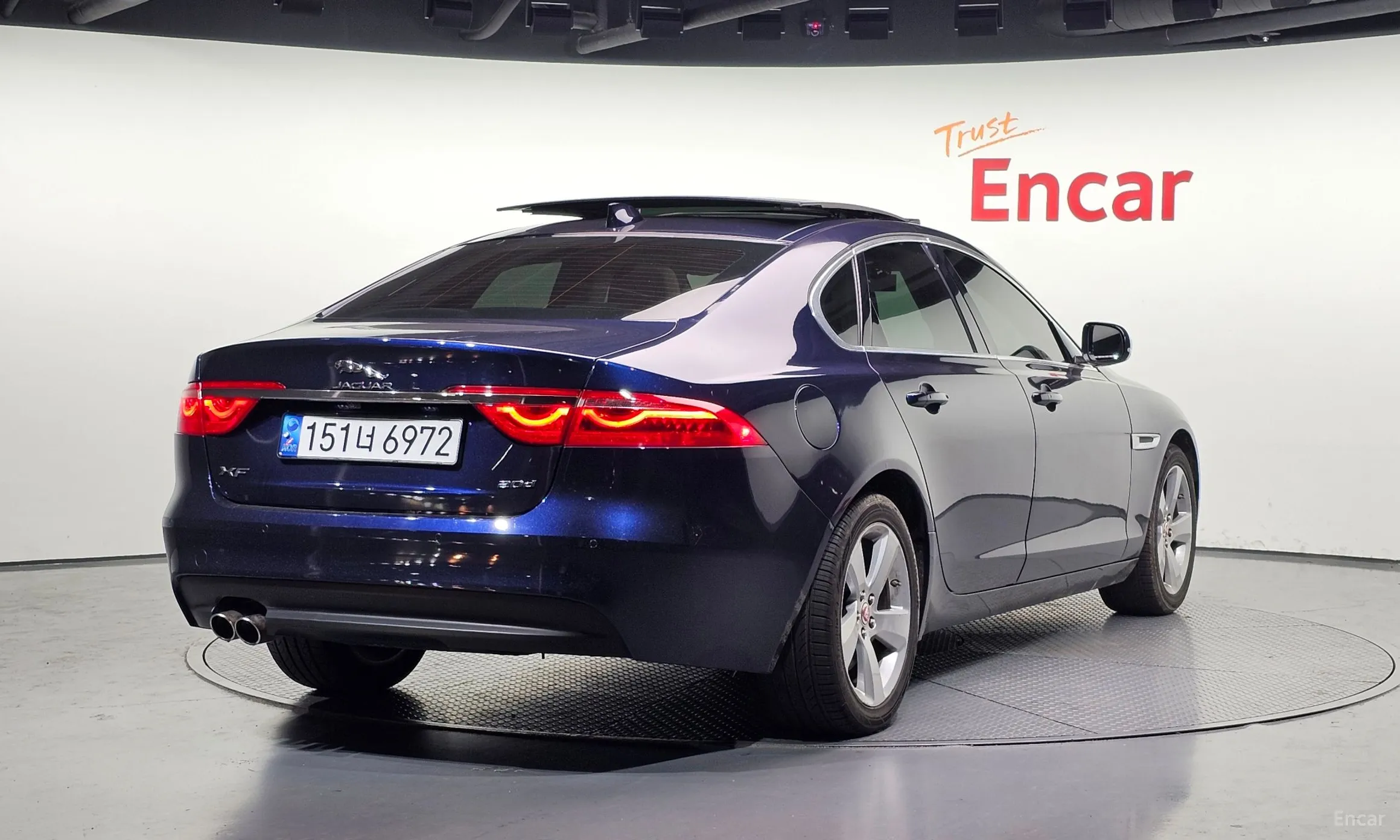 Jaguar XF (x260)