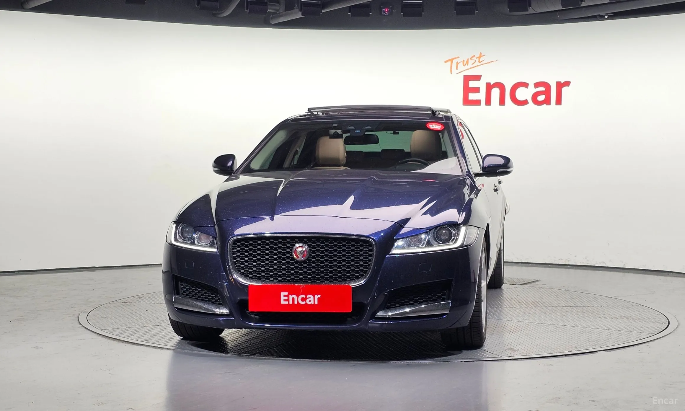 Jaguar XF (x260) превью 3