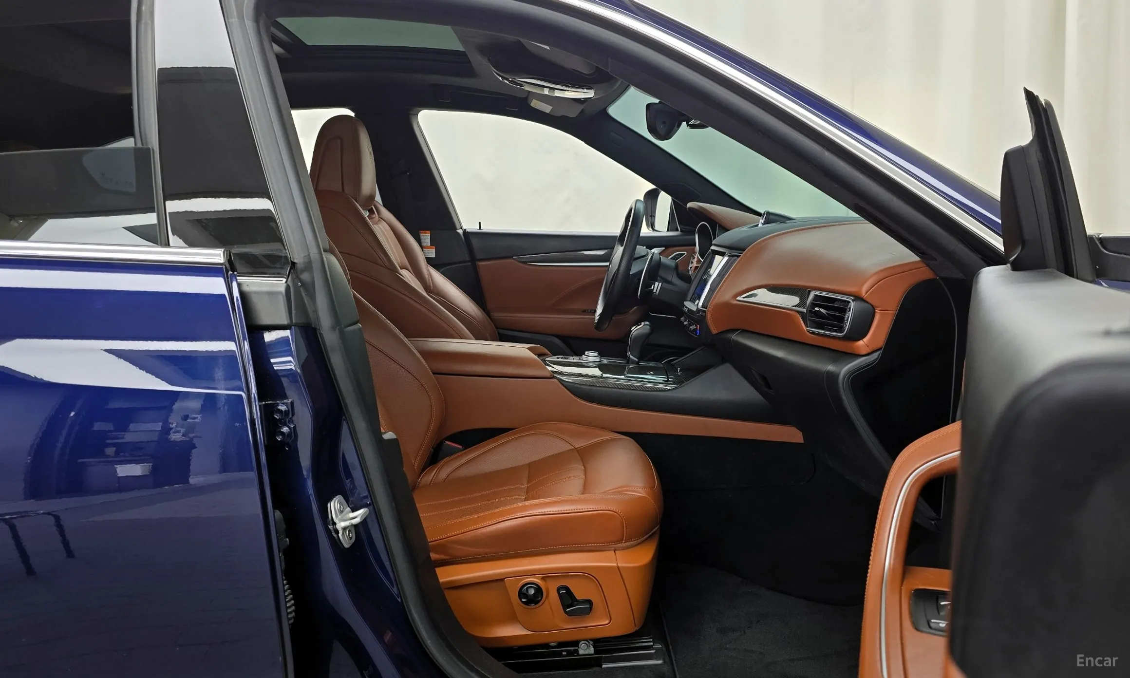 Maserati Levante превью 11