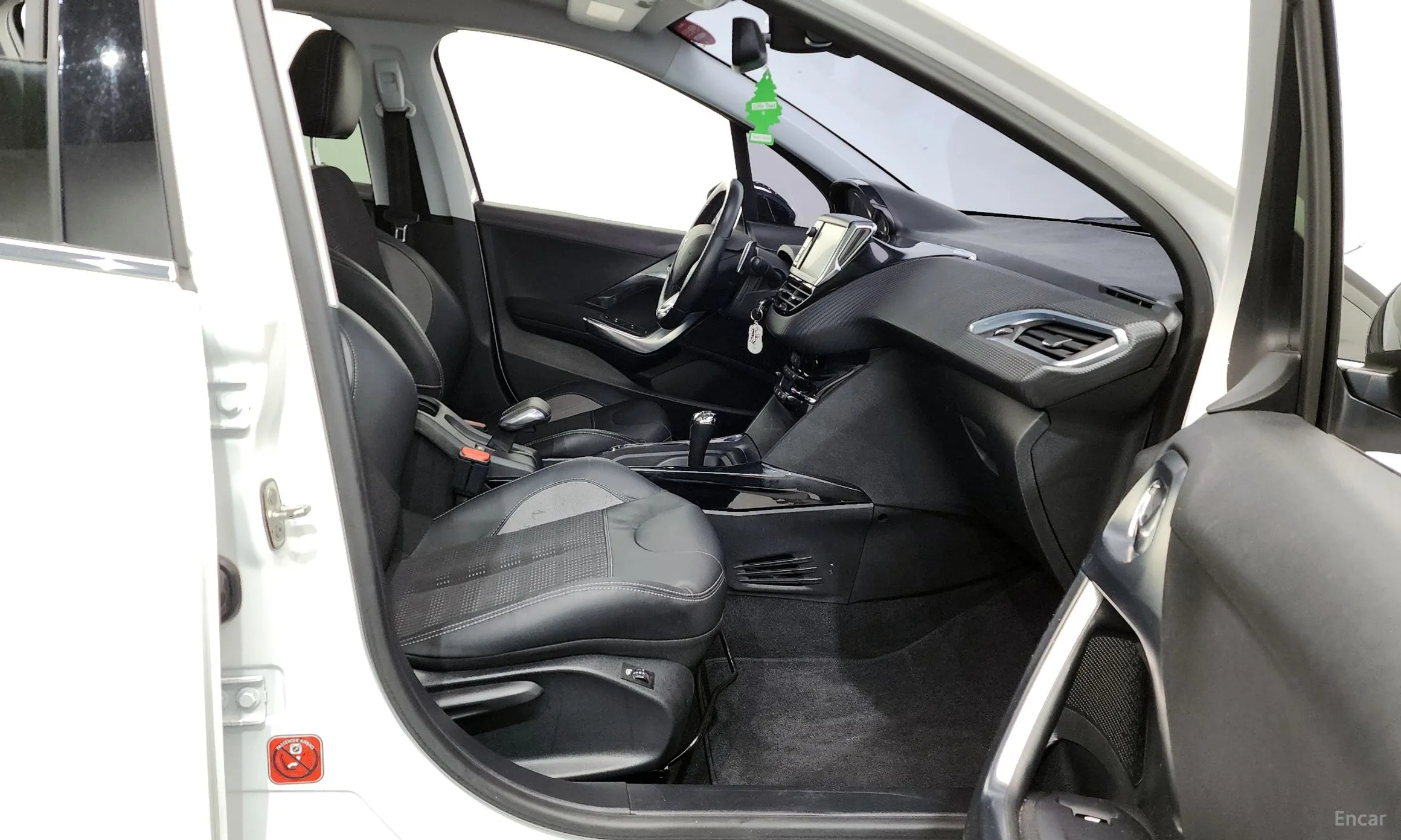Peugeot 2008. превью 11