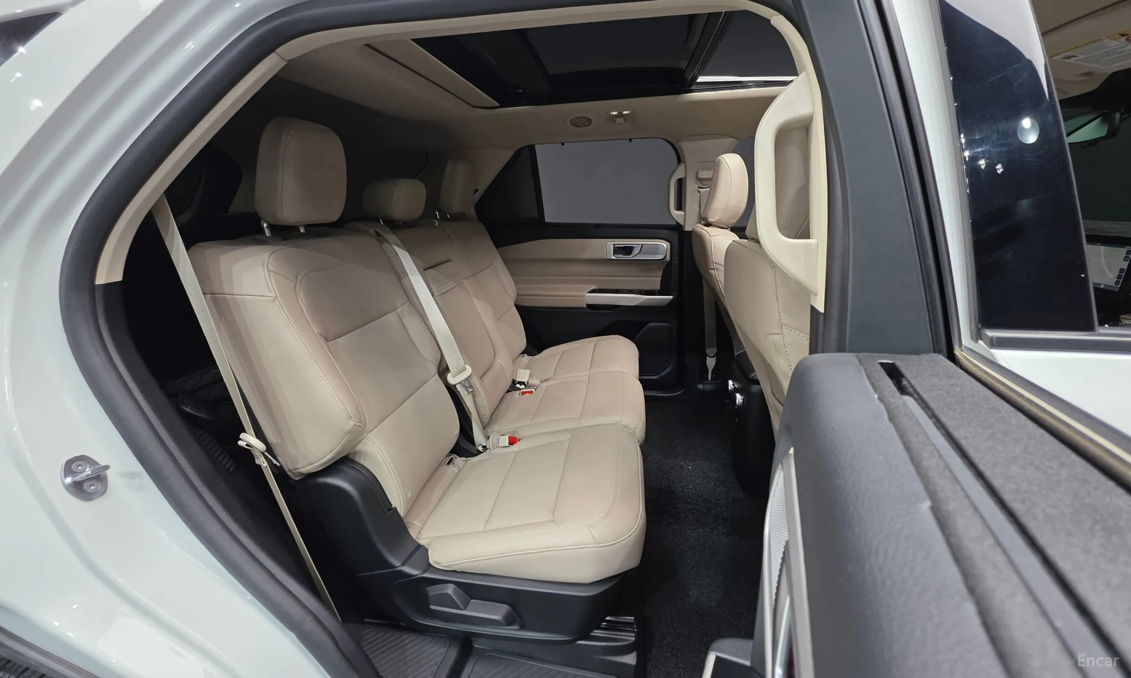 Ford Explorer 6th Generation превью 19