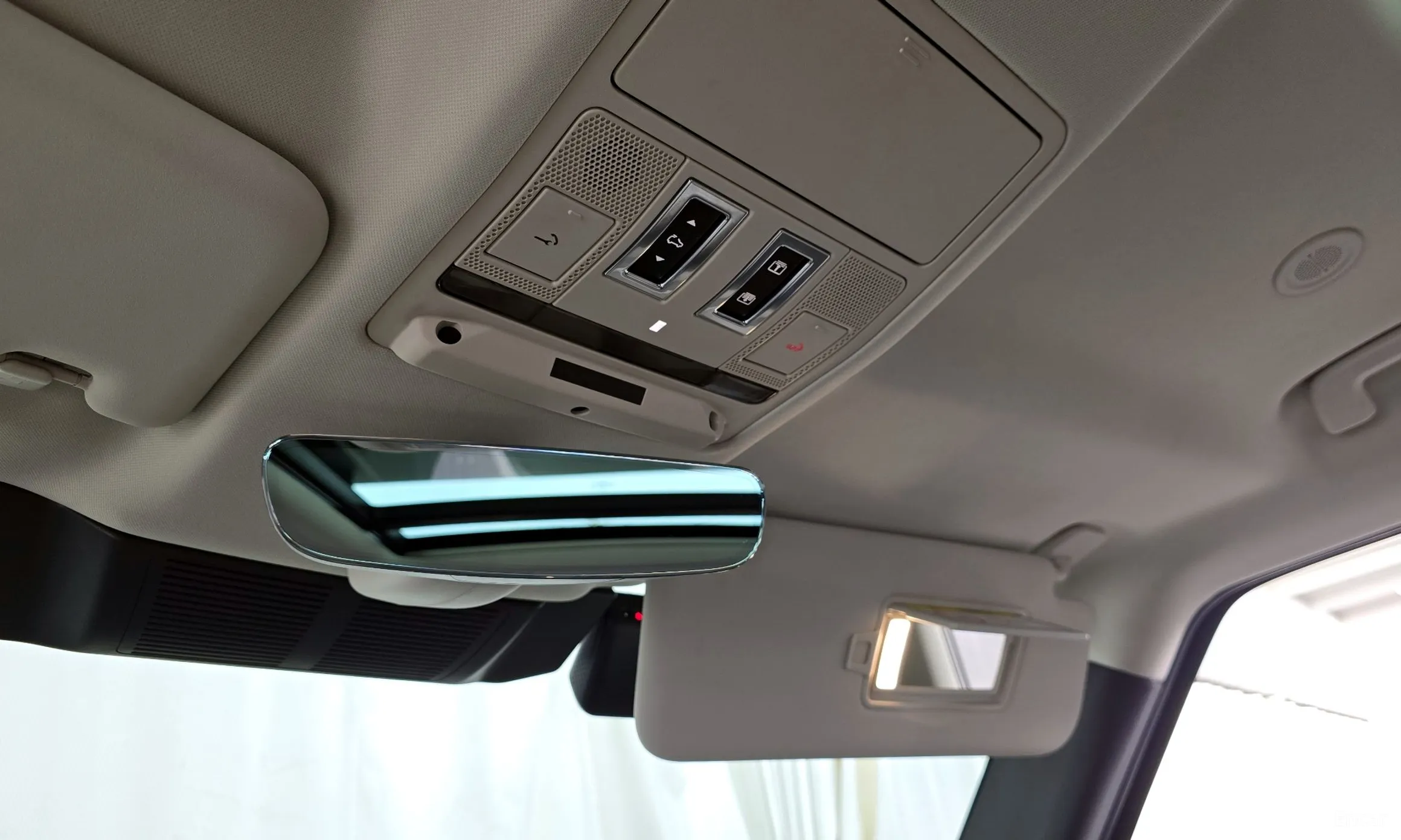 Land Rover Defender (L663) превью 17