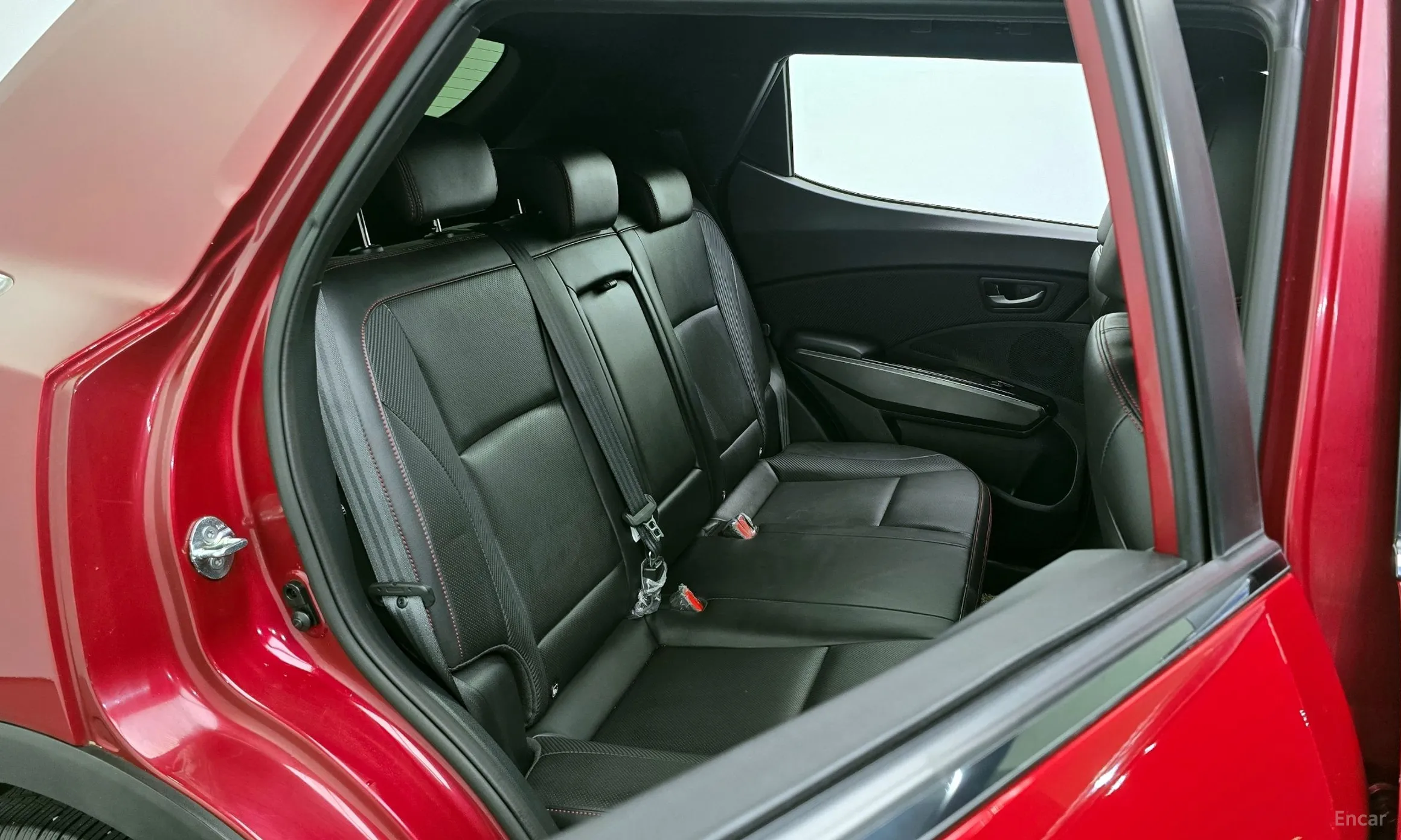 KG Mobility (SsangYong) Berry New Tivoli превью 12