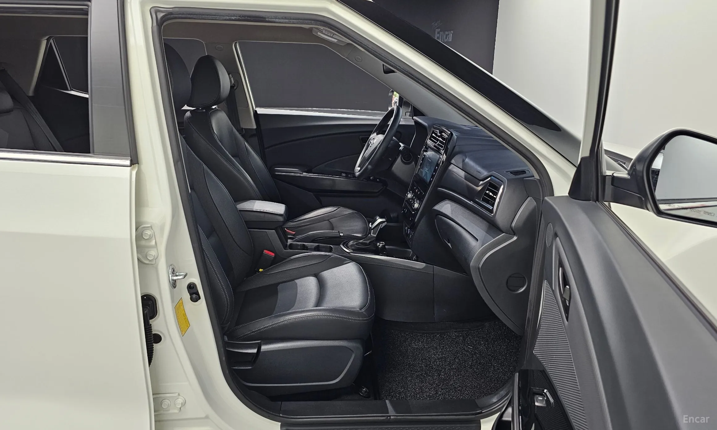 KG Mobility (SsangYong) Berry New Tivoli превью 12