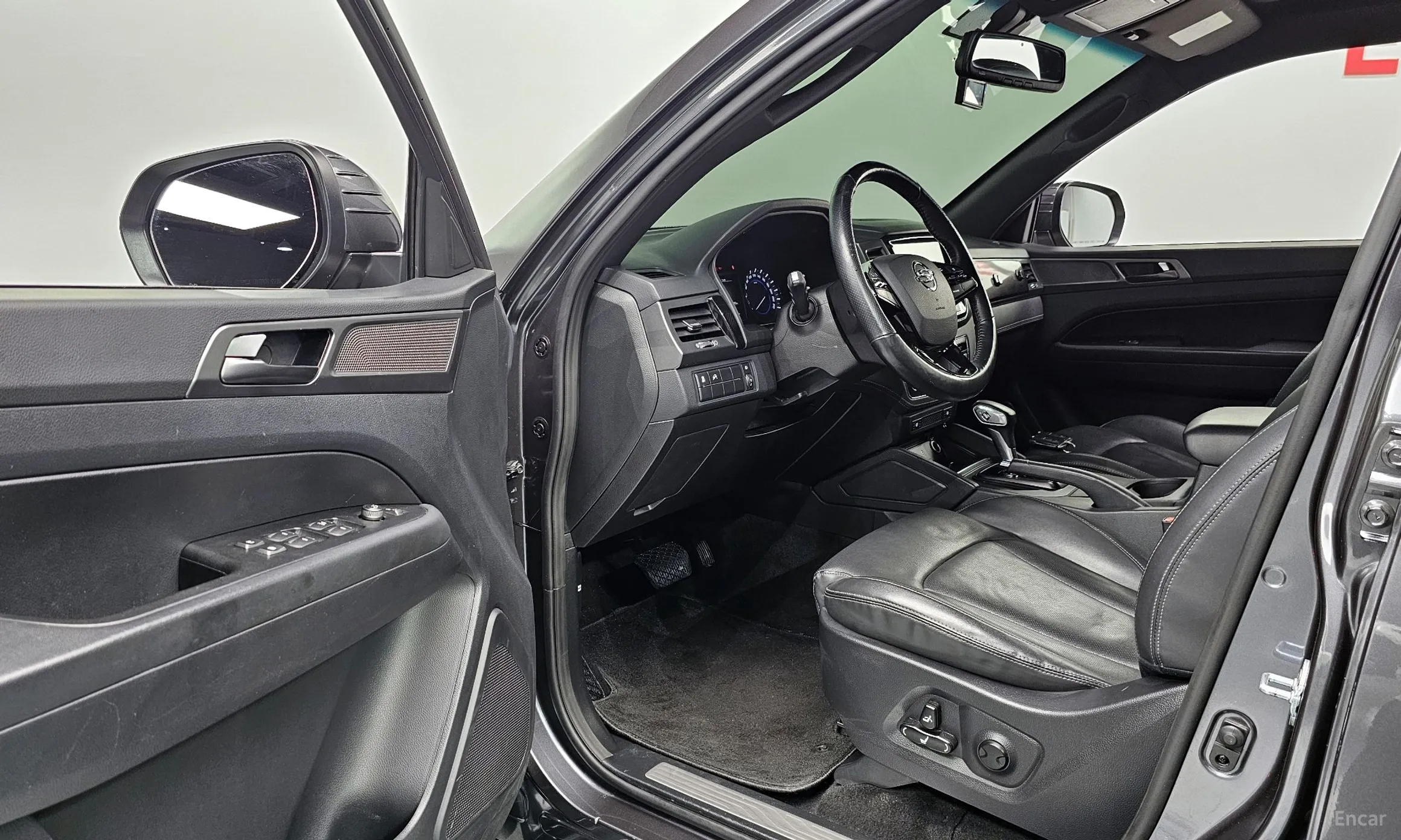 KG Mobility (SsangYong) Rexton Sports превью 11