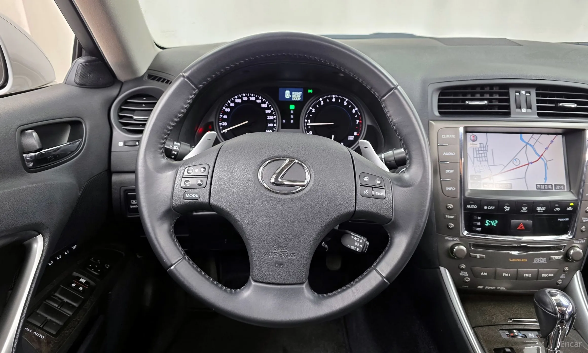 Lexus IS250 превью 13