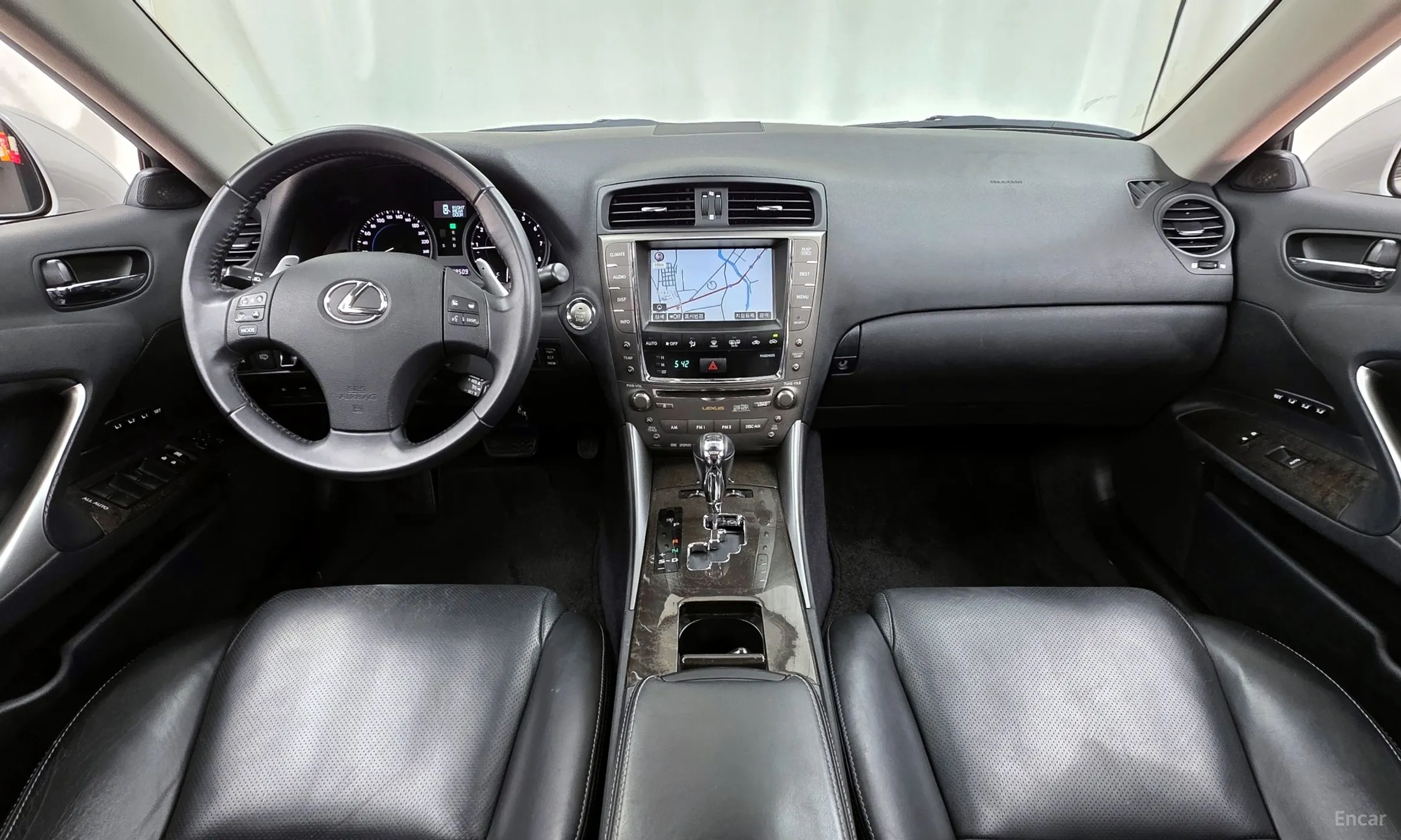 Lexus IS250 превью 7