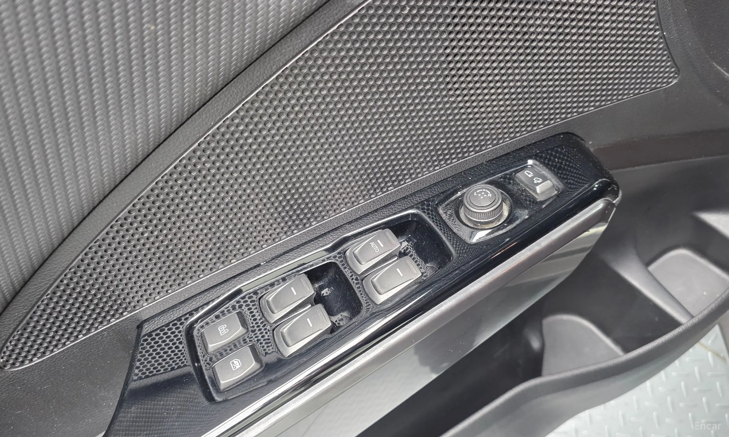 KG Mobility (SsangYong) Berry New Tivoli превью 18