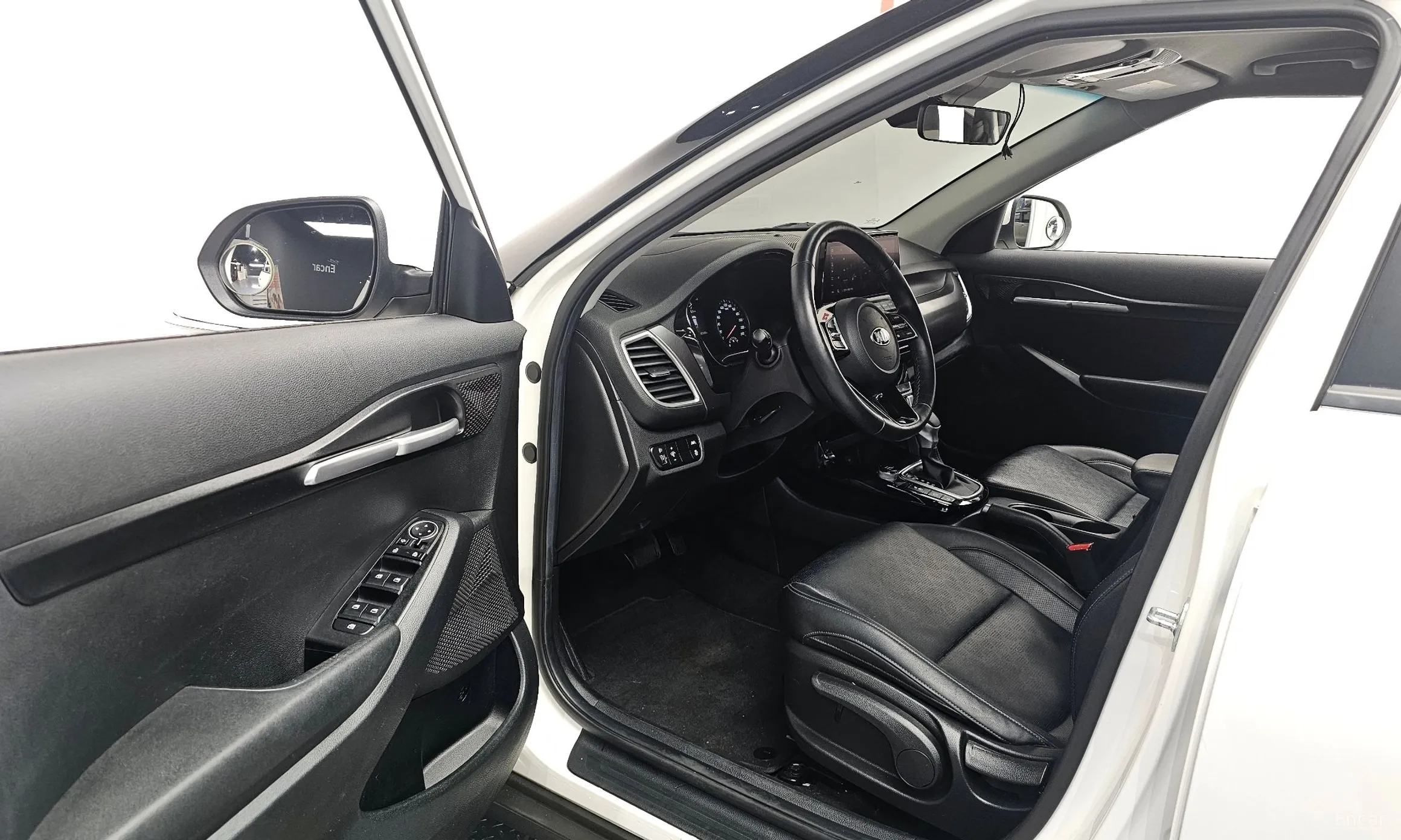Kia Seltos превью 10