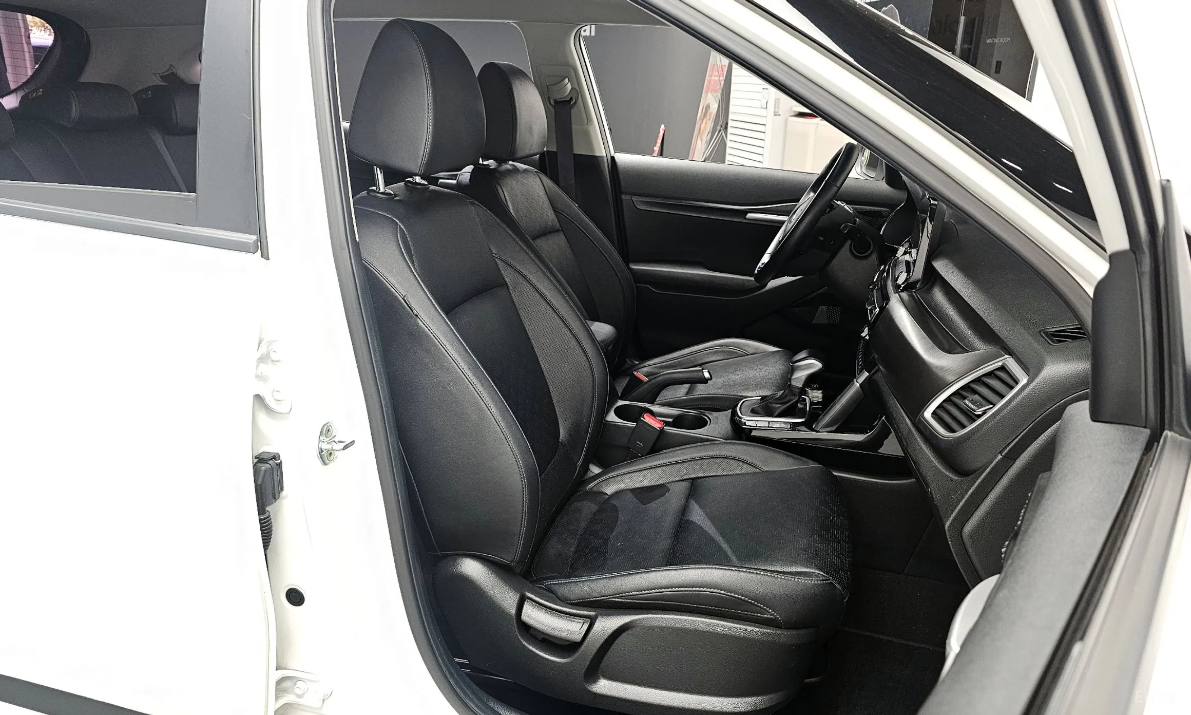 Kia Seltos превью 12